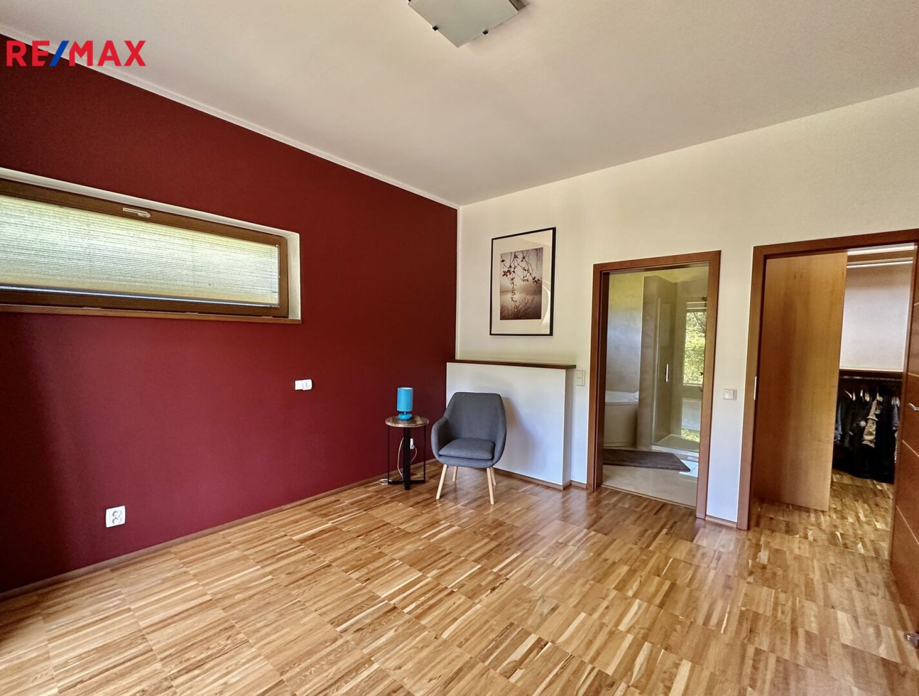 Prodej luxusního domu se zahradou a bazénem v Hrusicích, Praha - východ
