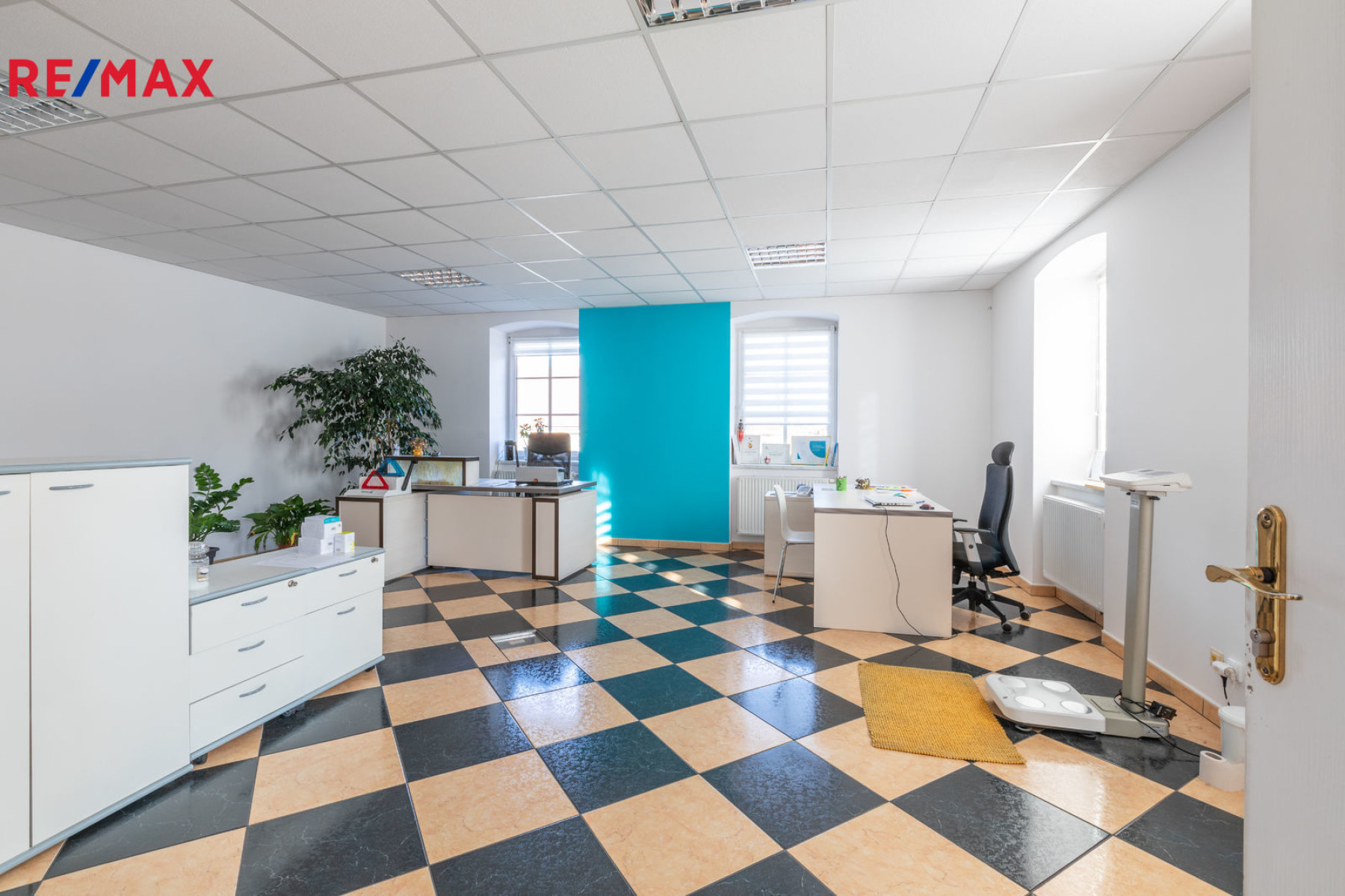 Pronájem kancelářských prostor 85 m², Podlusky