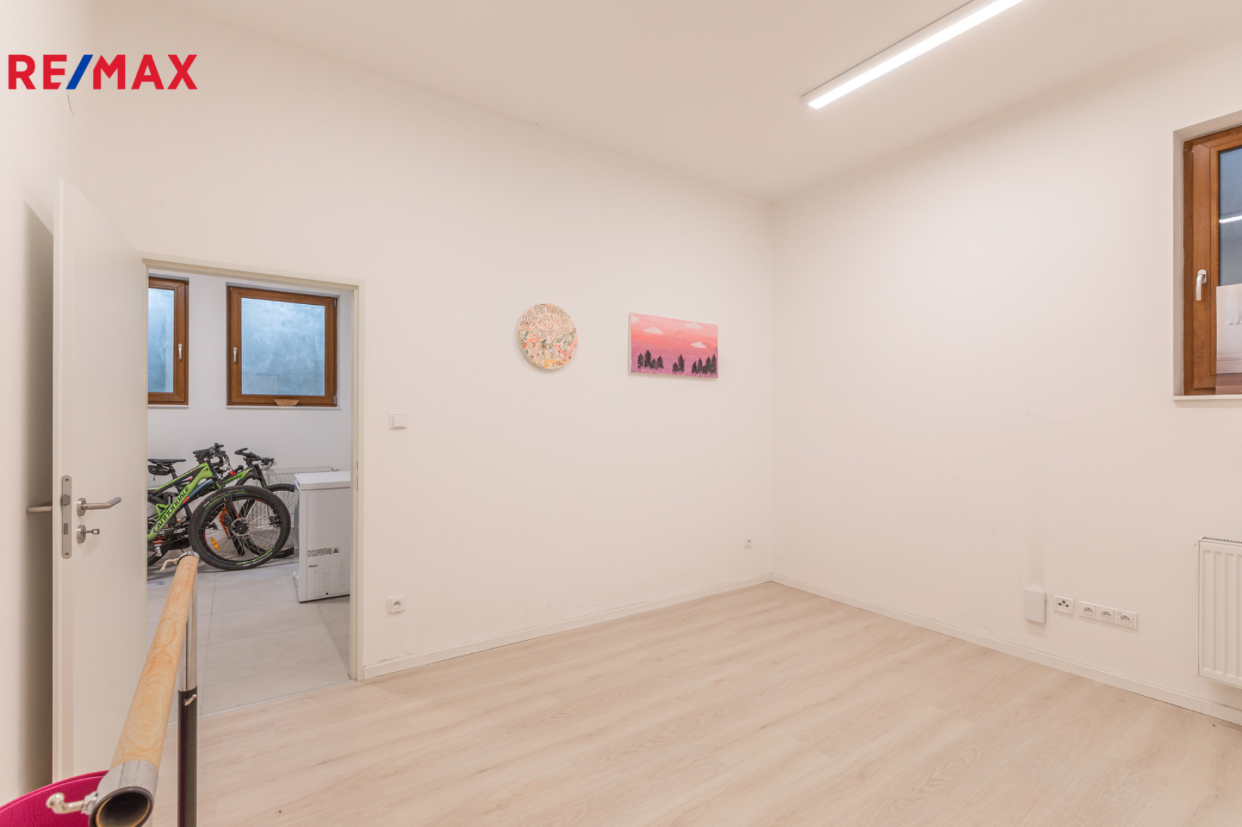 Pronájem vily 7+kk, 339 m², Praha - Ruzyně