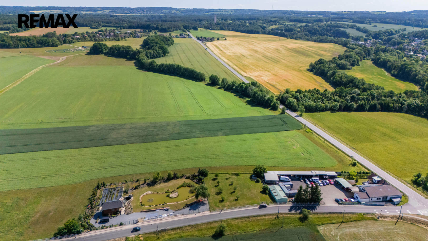 Pozemek 12 804 m² pro komerční výstavbu u obce Lukavice u hlavní silnice I. třídy