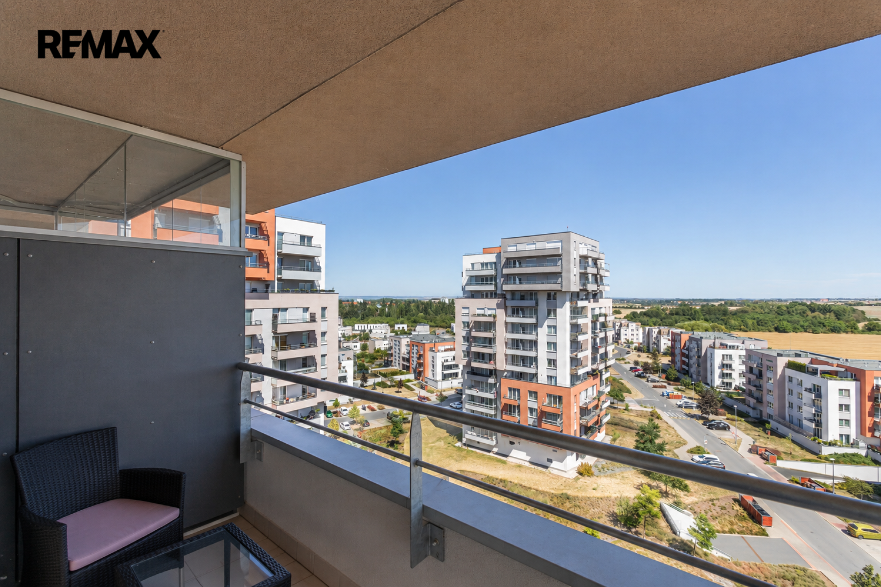 Prodej bytu 2+kk, 70,4 m², 2 balkony, garážové stání a sklep, Praha 9 – Letňany