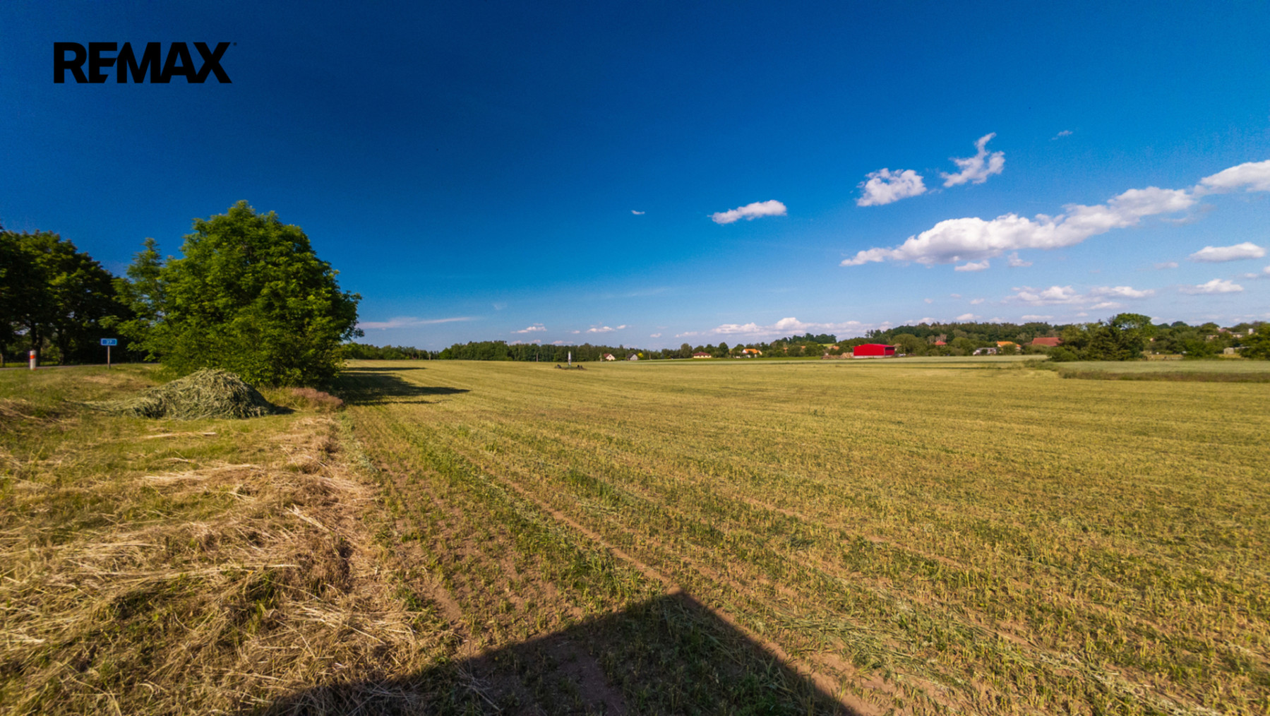 Pozemek 12 804 m² pro komerční výstavbu u obce Lukavice u hlavní silnice I. třídy