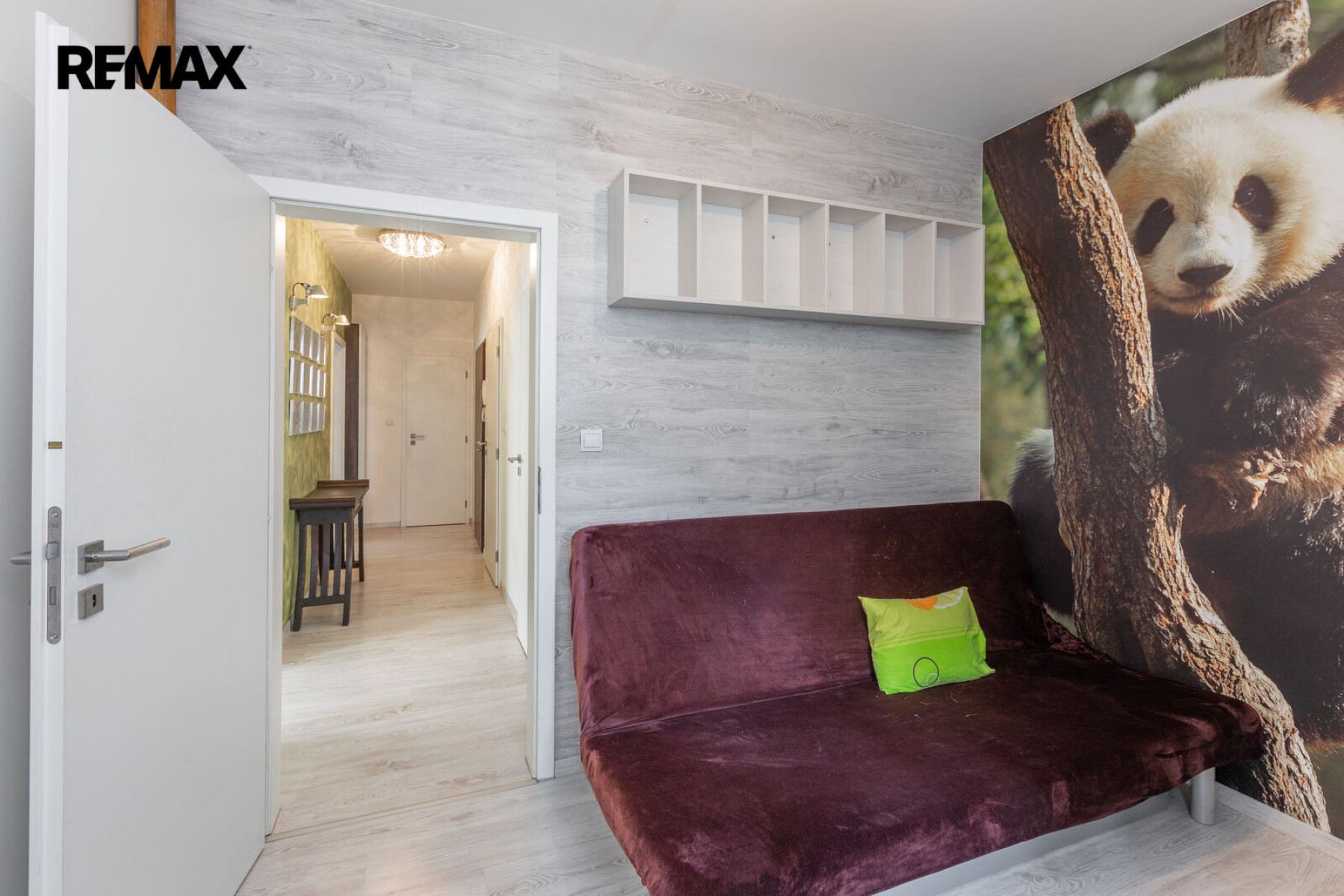 Skvělý byt 3+kk s velkou terasou a parkovacím stáním v Čakovickém parku k pronájmu