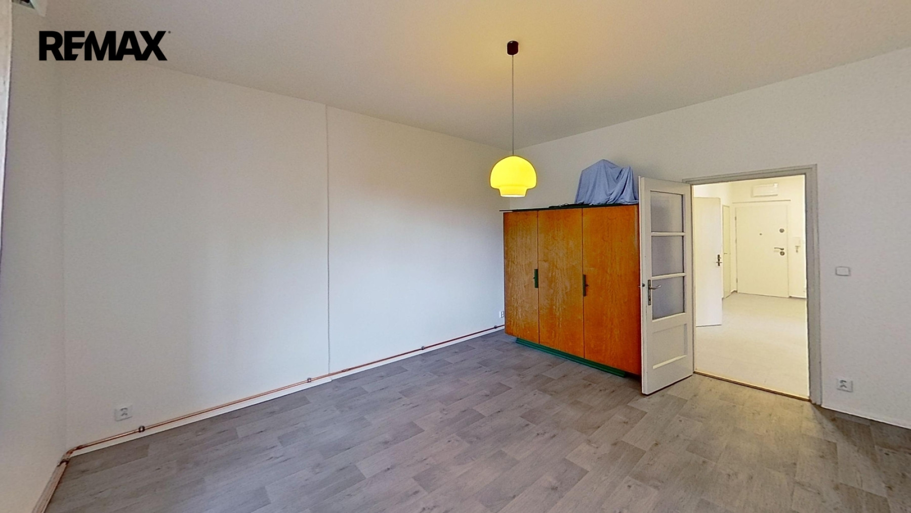 Pronájem zrekonstruovaného bytu 2+1, 76,5 m² se sklepem a společnou zahradou, Praha 4
