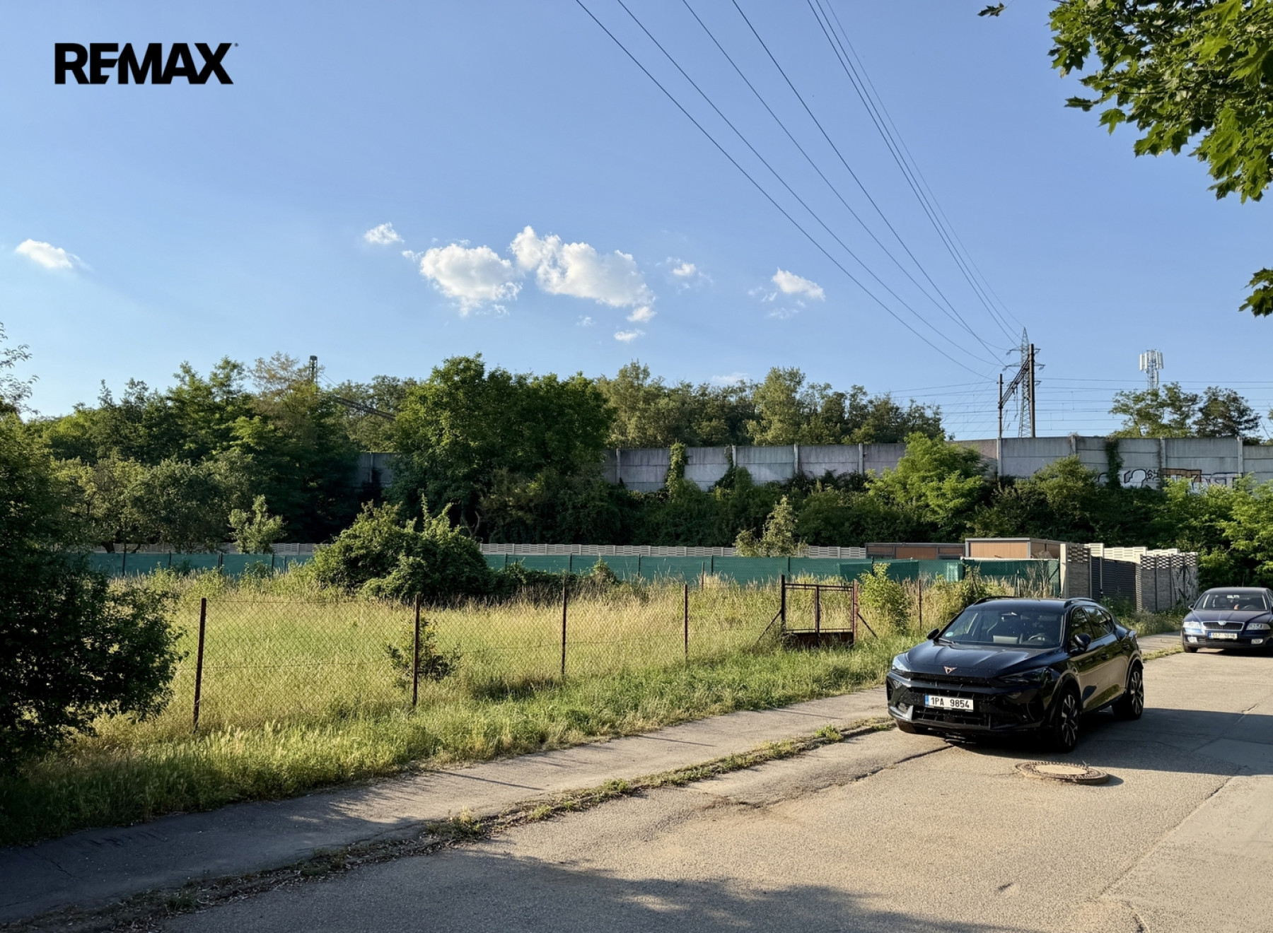 Prodej pozemku 1500 m2, Praha 9 - Hloubětín
