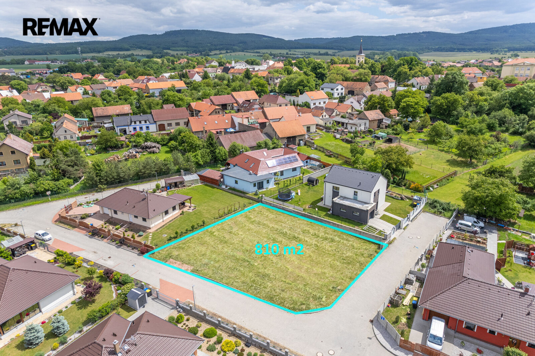 Prodej stavebního pozemku 810 m², Hostomice