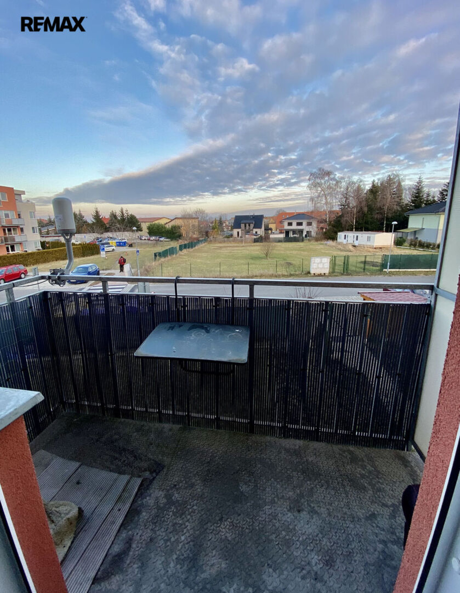 Pronájem pěkného bytu 2kk s balkonem, sklepem a parkovacím stáním v Jesenici