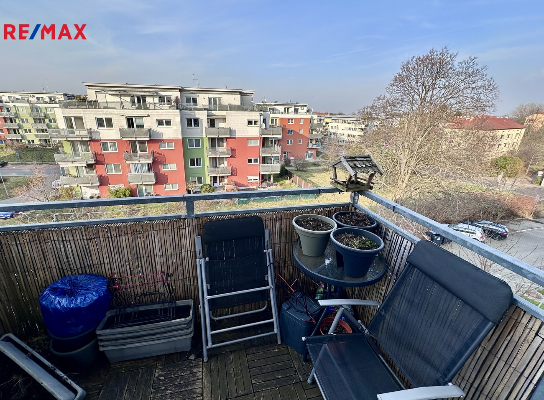 Prodej světlého bytu 3+kk s balkony a garážovým stáním, Praha 9 - Kbely