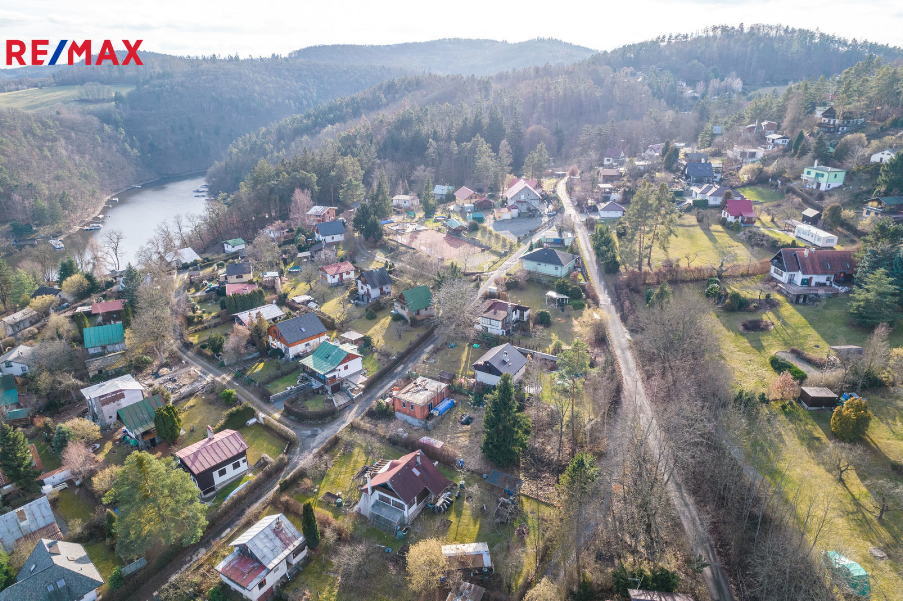 Hrubá stavba chaty na Slapech k dokončení