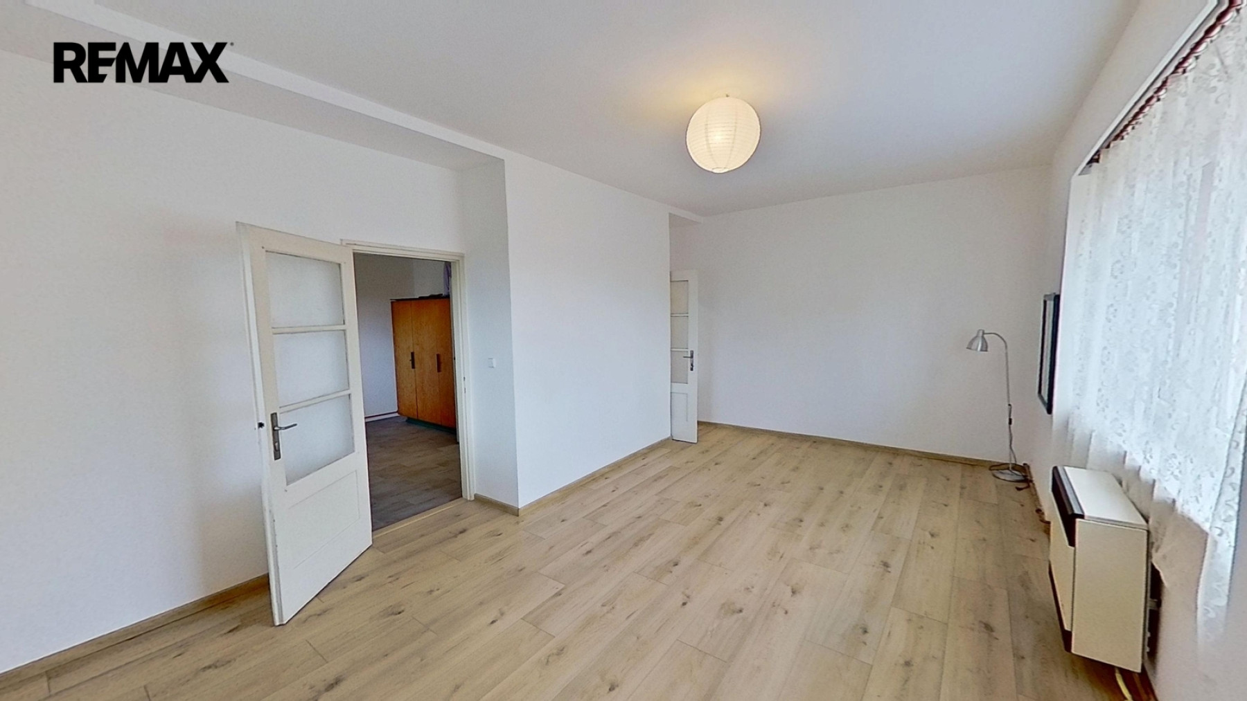Pronájem zrekonstruovaného bytu 2+1, 76,5 m² se sklepem a společnou zahradou, Praha 4