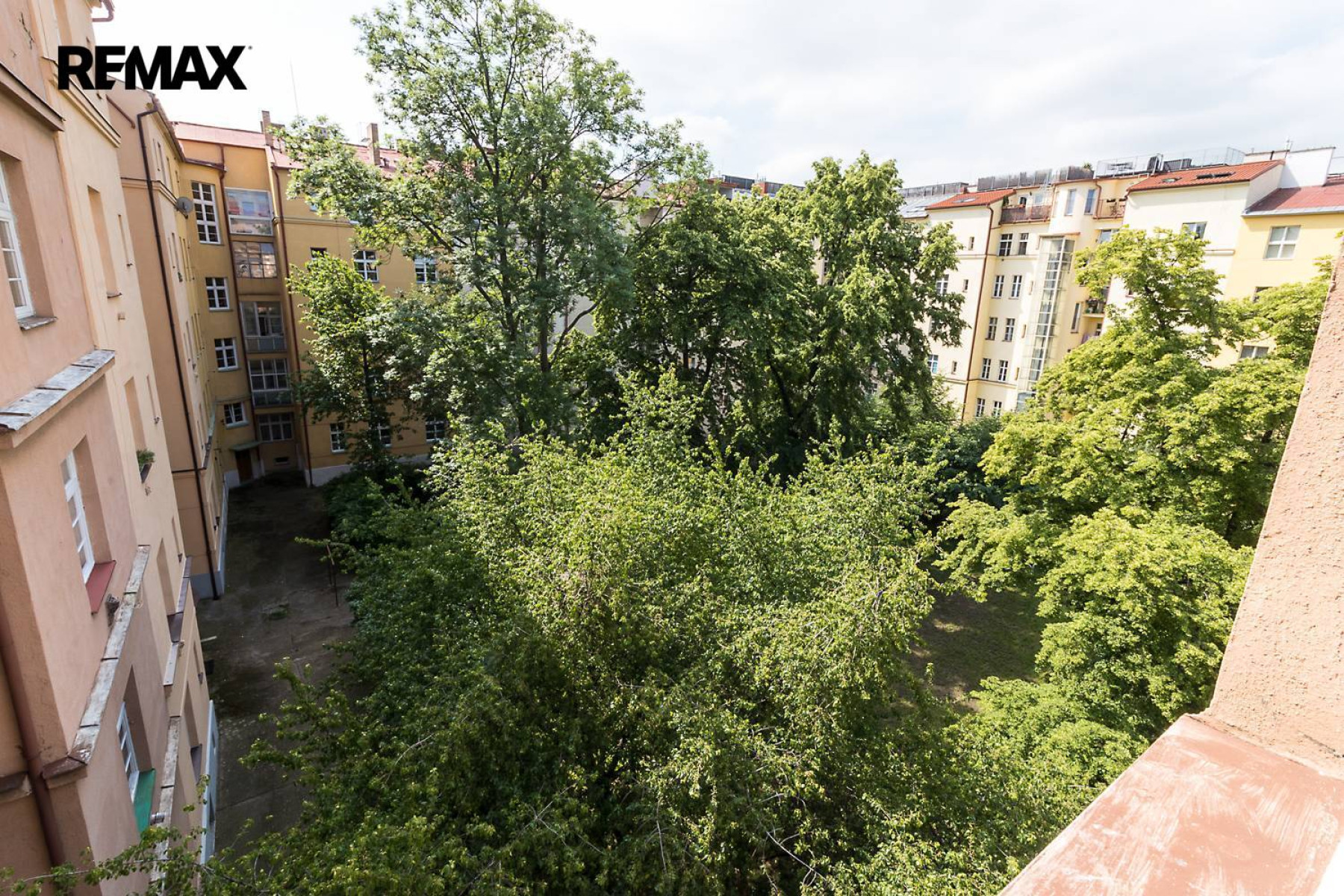 Pronájem stylového zařízeného bytu v Bubenči