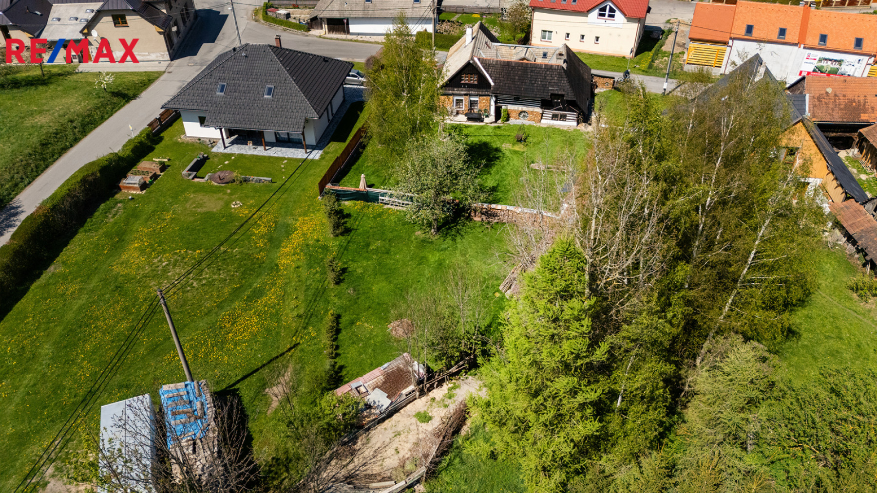 Stylová tradiční patrová chalupa s vnitřním čtvercovým dvorem, pozemek 1 264 m², Široký důl Polička