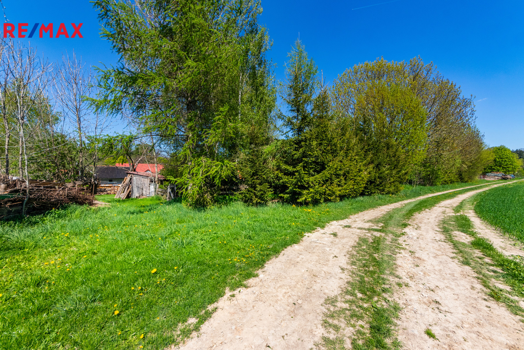 Stylová tradiční patrová chalupa s vnitřním čtvercovým dvorem, pozemek 1 264 m², Široký důl Polička