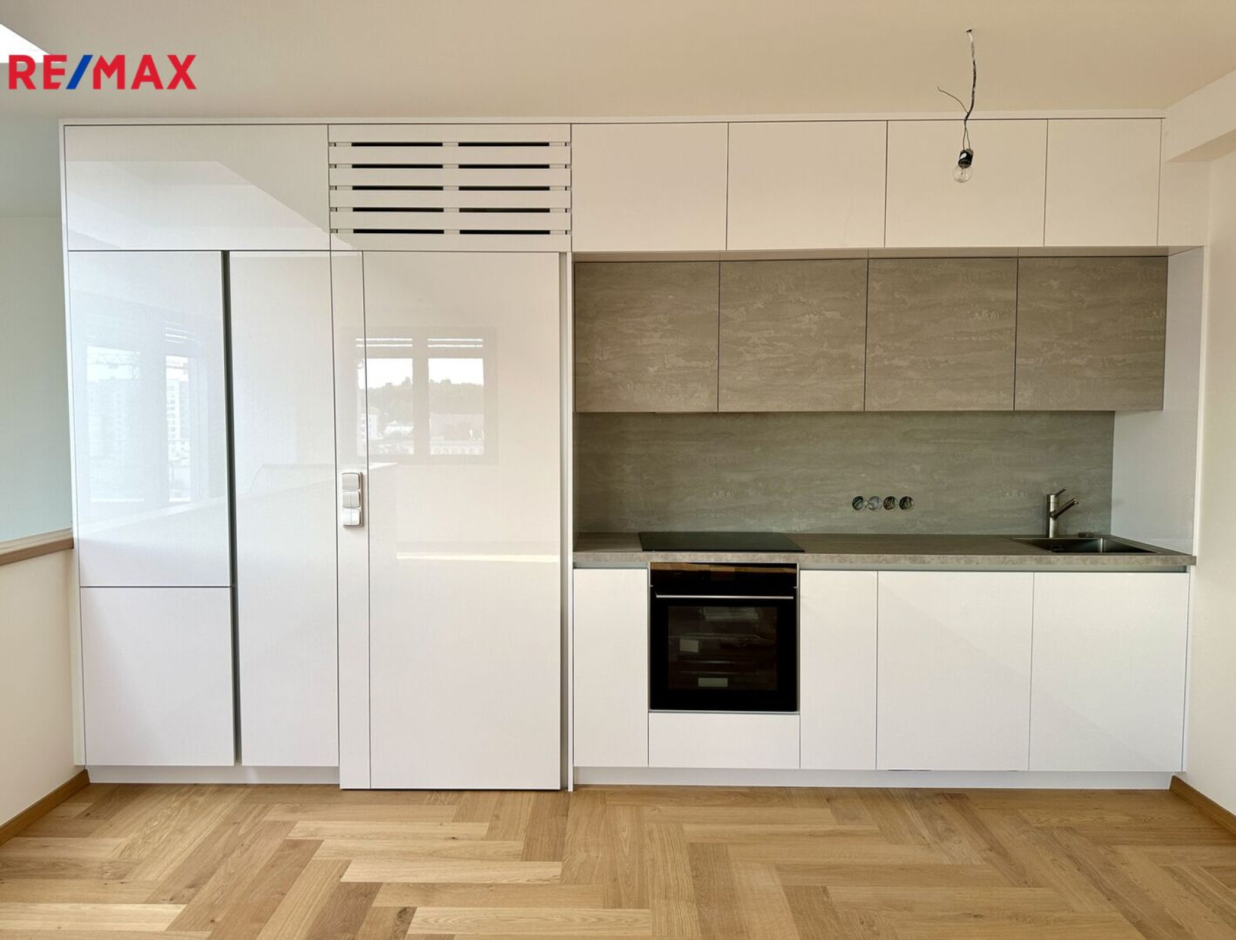Zcela nový luxusní byt 4+kk, 3 terasy a sklep, Praha 9 - Vysočany