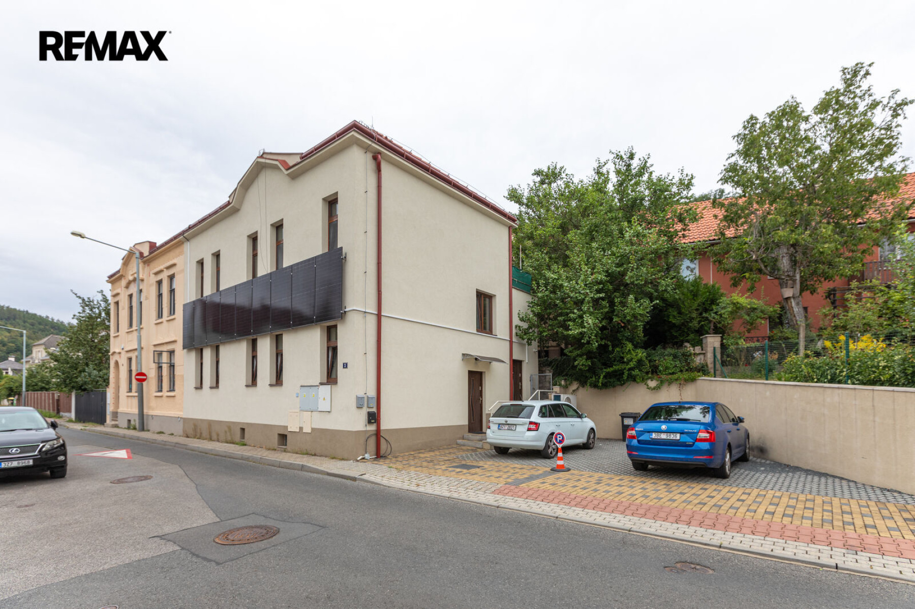 Pronájem pěkného bytu s velkou komorou, sklepem a parkováním
