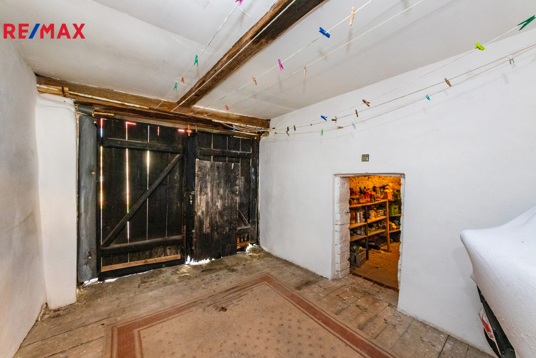 Stylová tradiční patrová chalupa s vnitřním čtvercovým dvorem, pozemek 1 264 m², Široký důl Polička