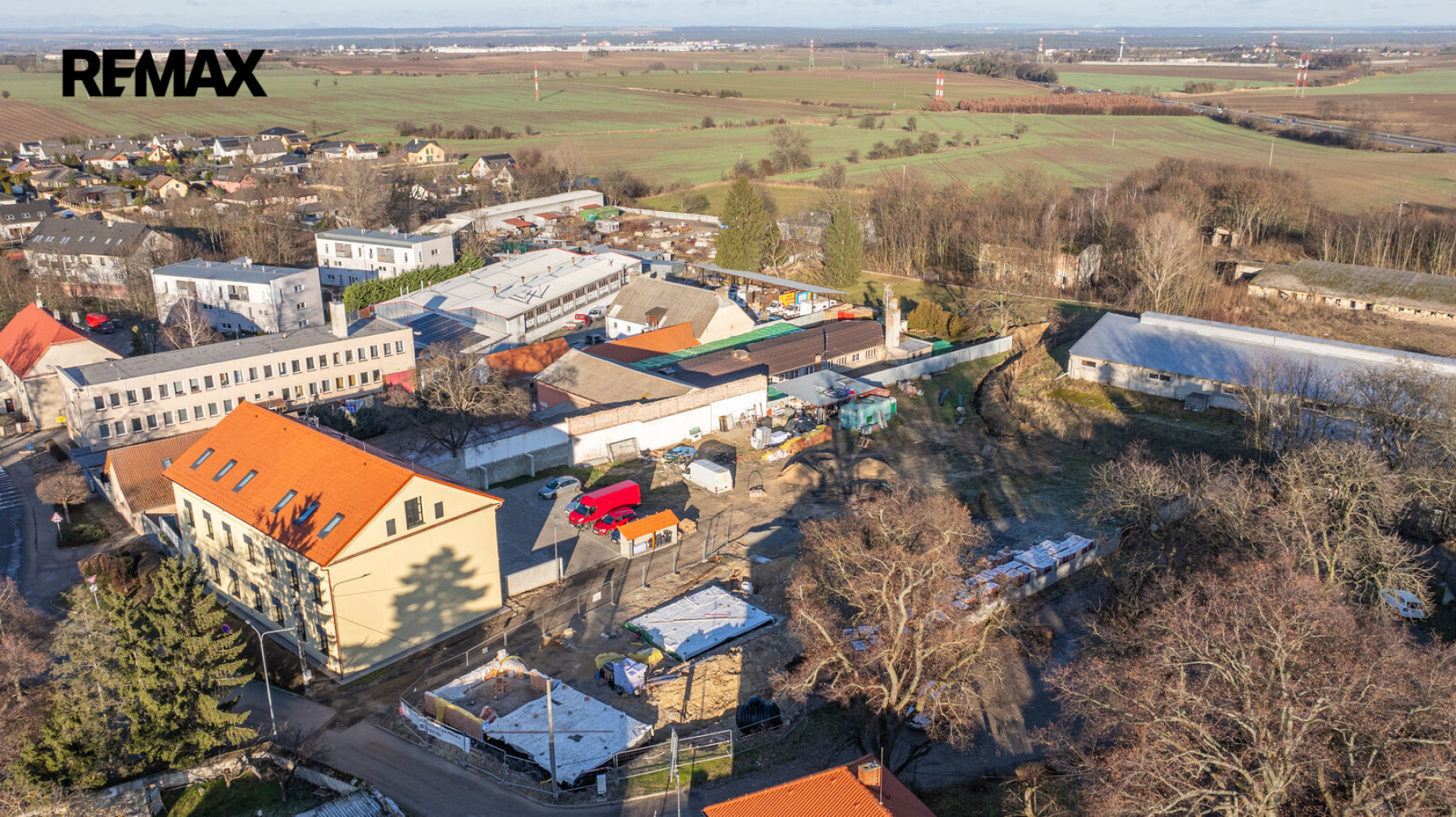 Prodej stavebního pozemku ve Svémyslicích, Praha - východ