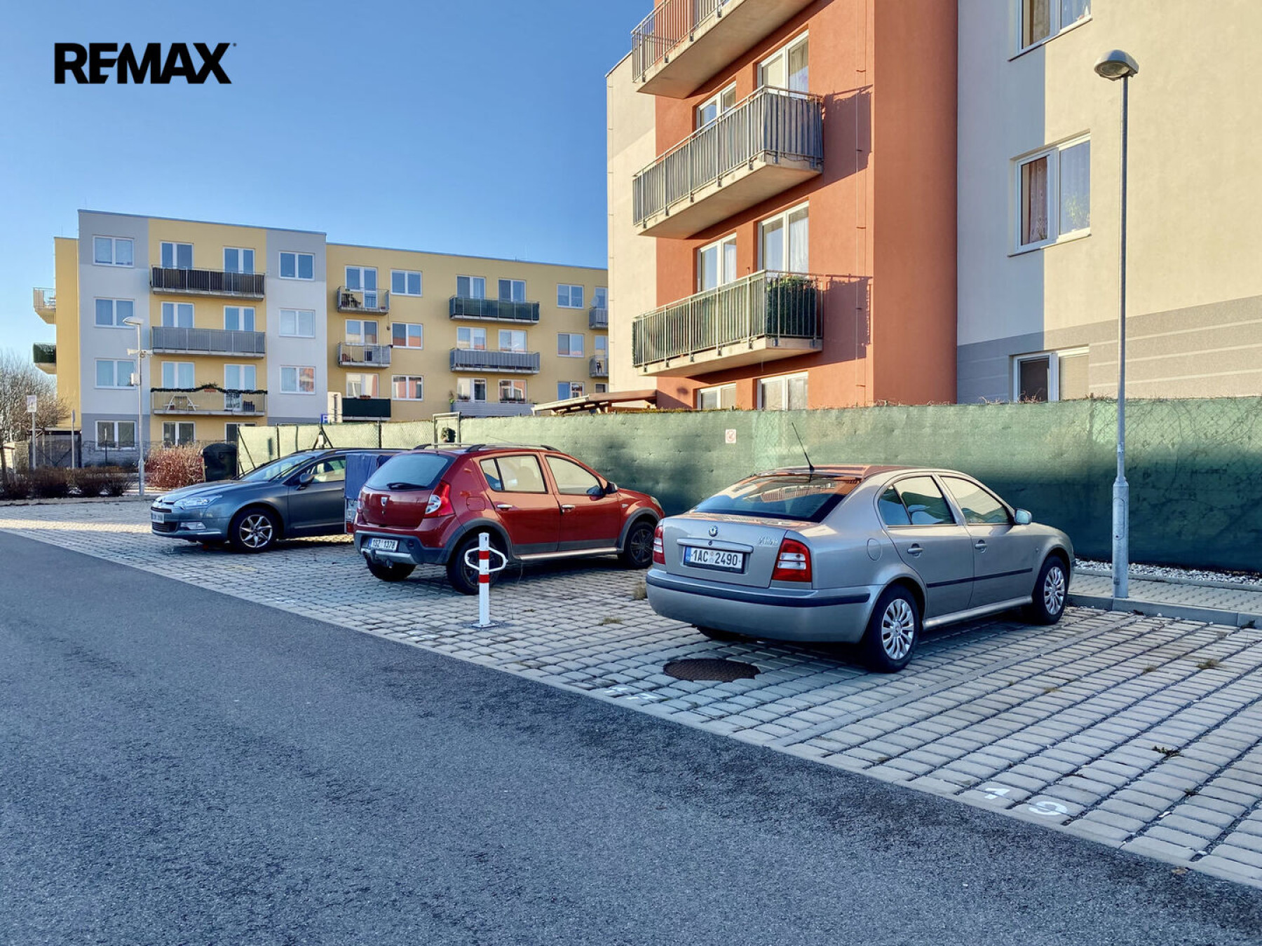 Pronájem pěkného bytu 2kk s balkonem, sklepem a parkovacím stáním v Jesenici