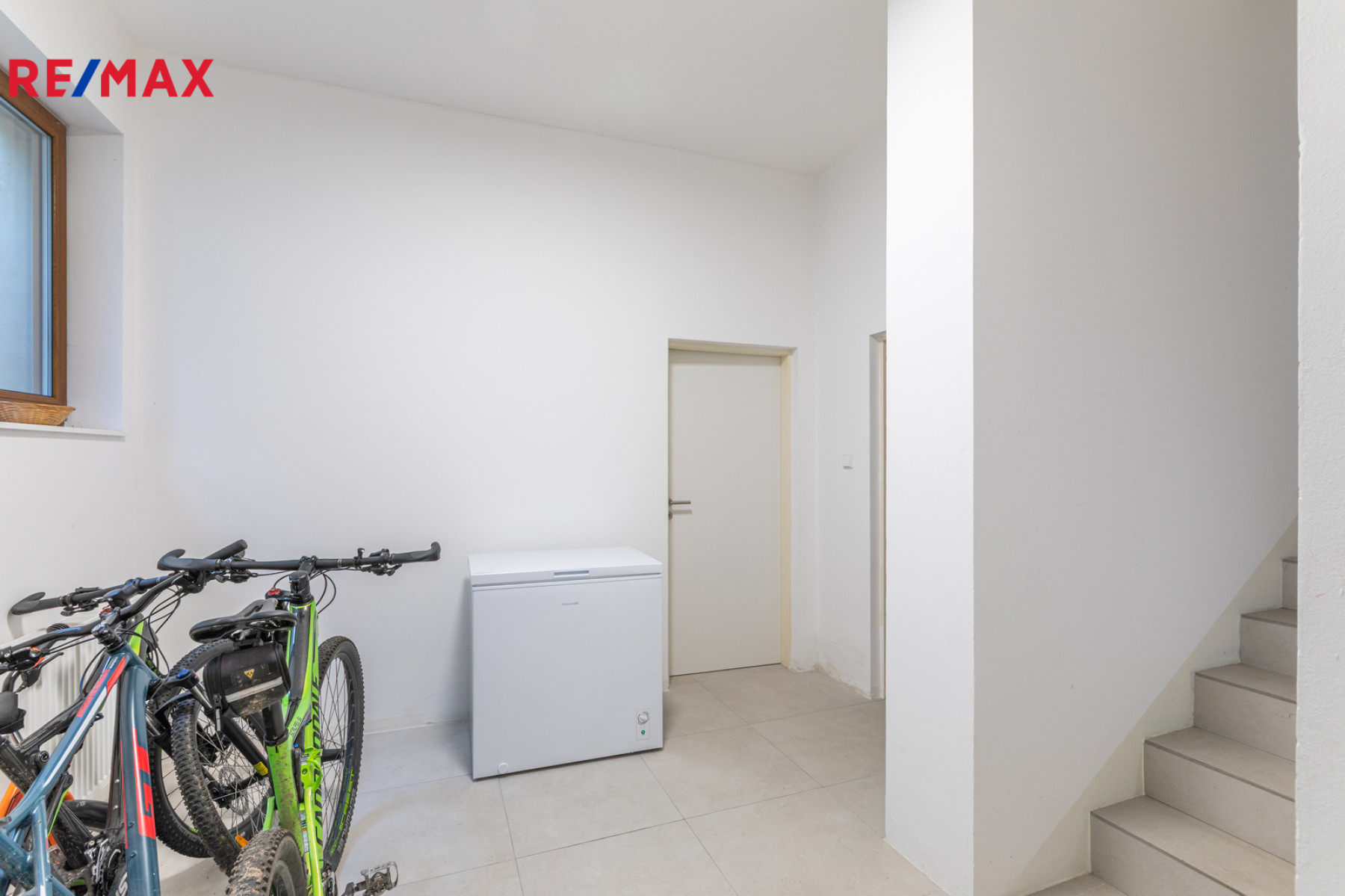 Pronájem vily 7+kk, 339 m², Praha - Ruzyně