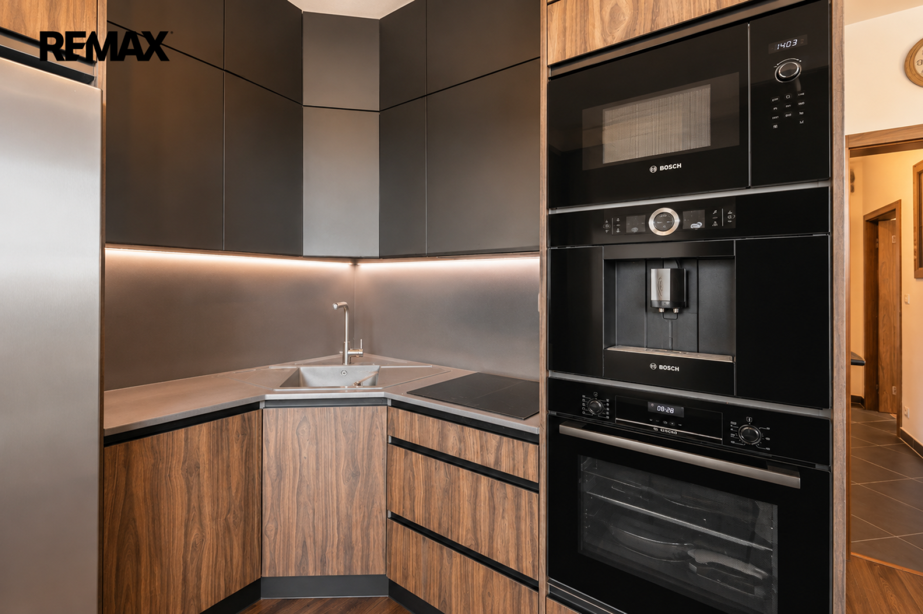 Prodej bytu 2+kk, 70,4 m², 2 balkony, garážové stání a sklep, Praha 9 – Letňany