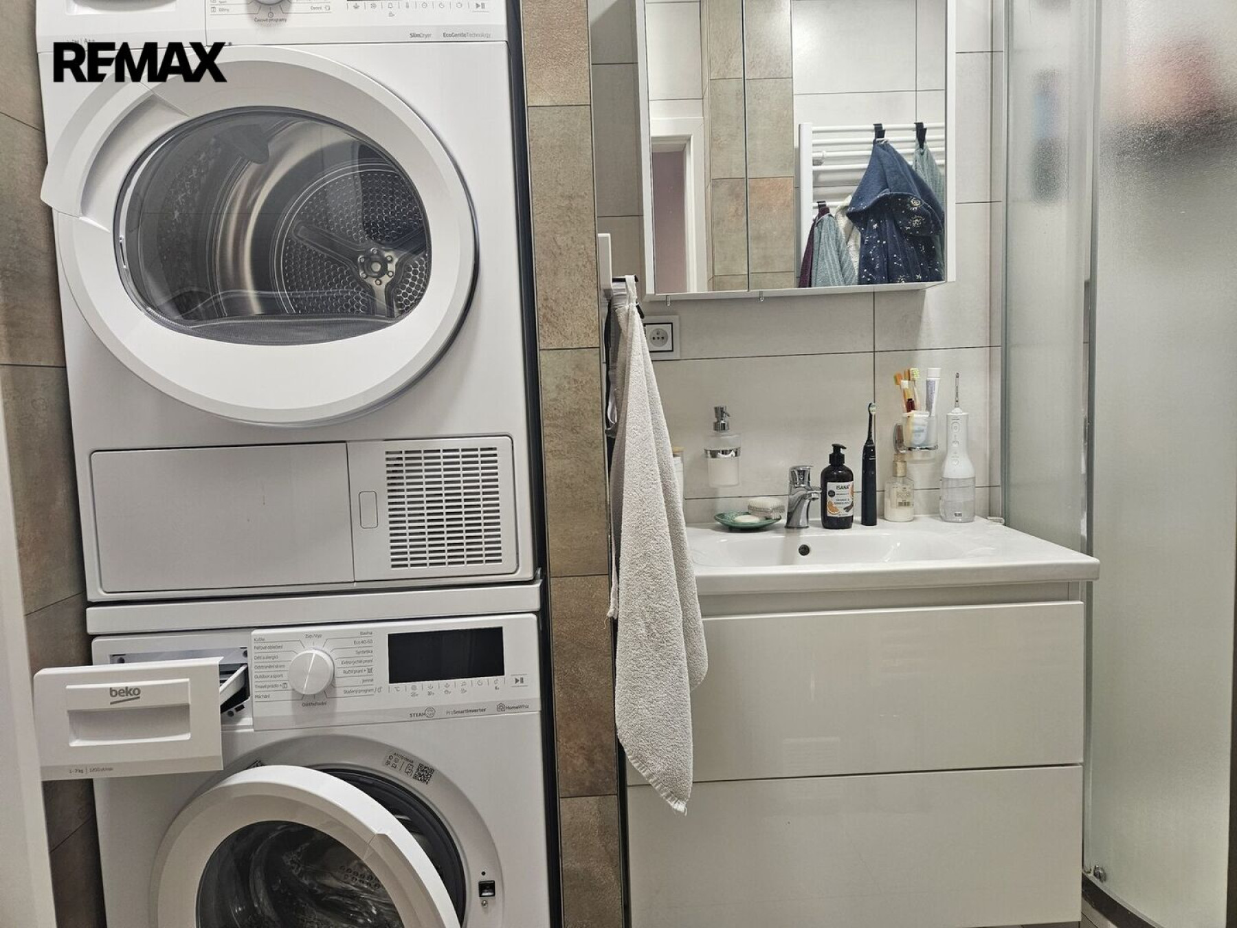 K pronájmu moderní byt 2+1 (56 m²) se sklepem