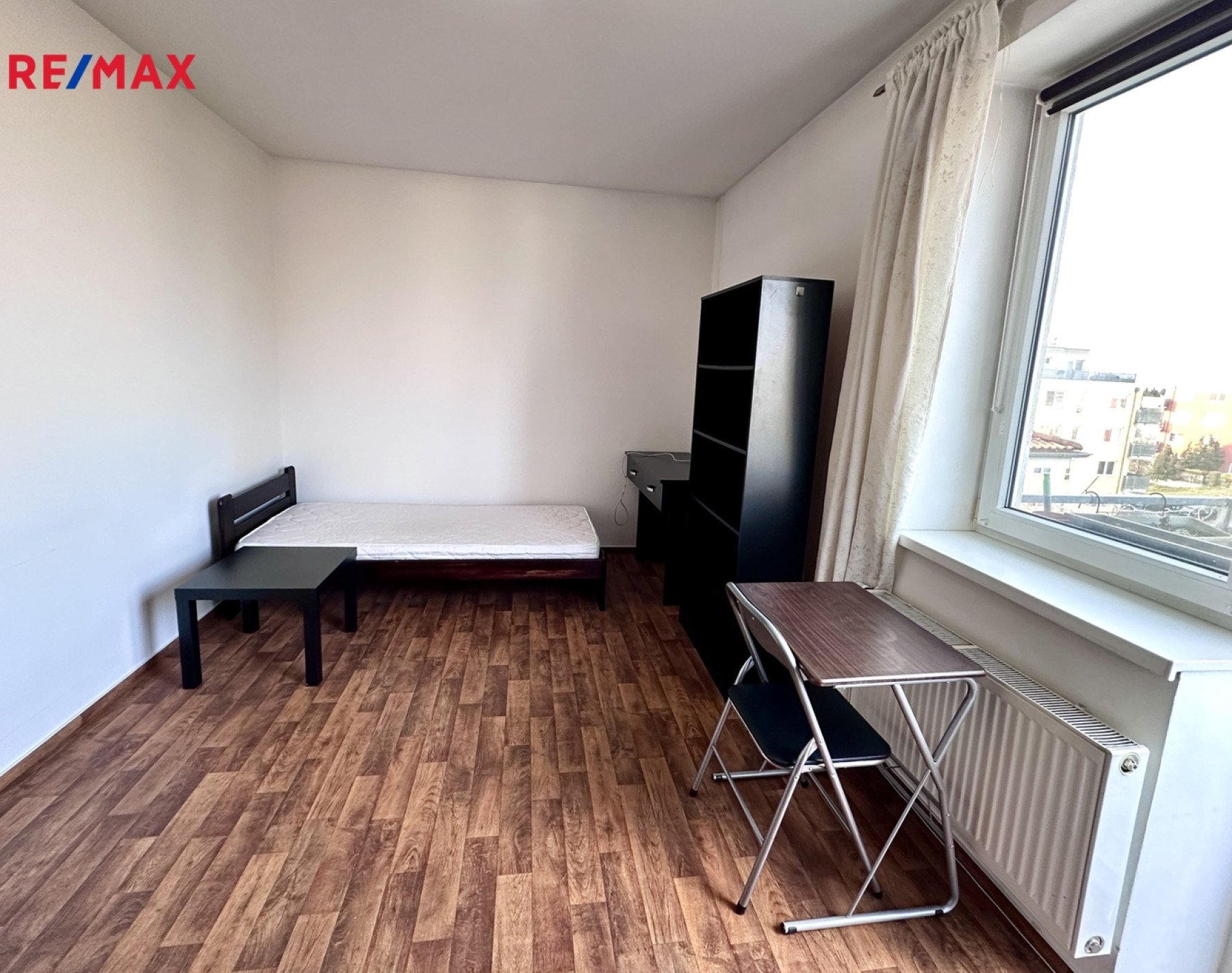 Prodej světlého bytu 3+kk s balkony a garážovým stáním, Praha 9 - Kbely