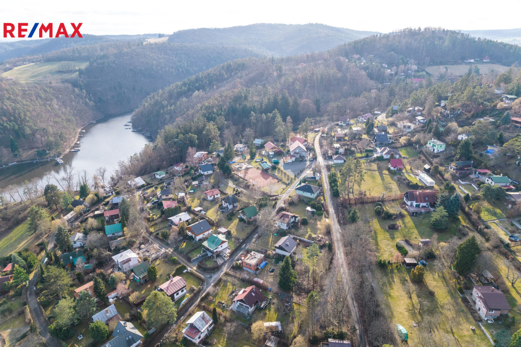 Hrubá stavba chaty na Slapech k dokončení