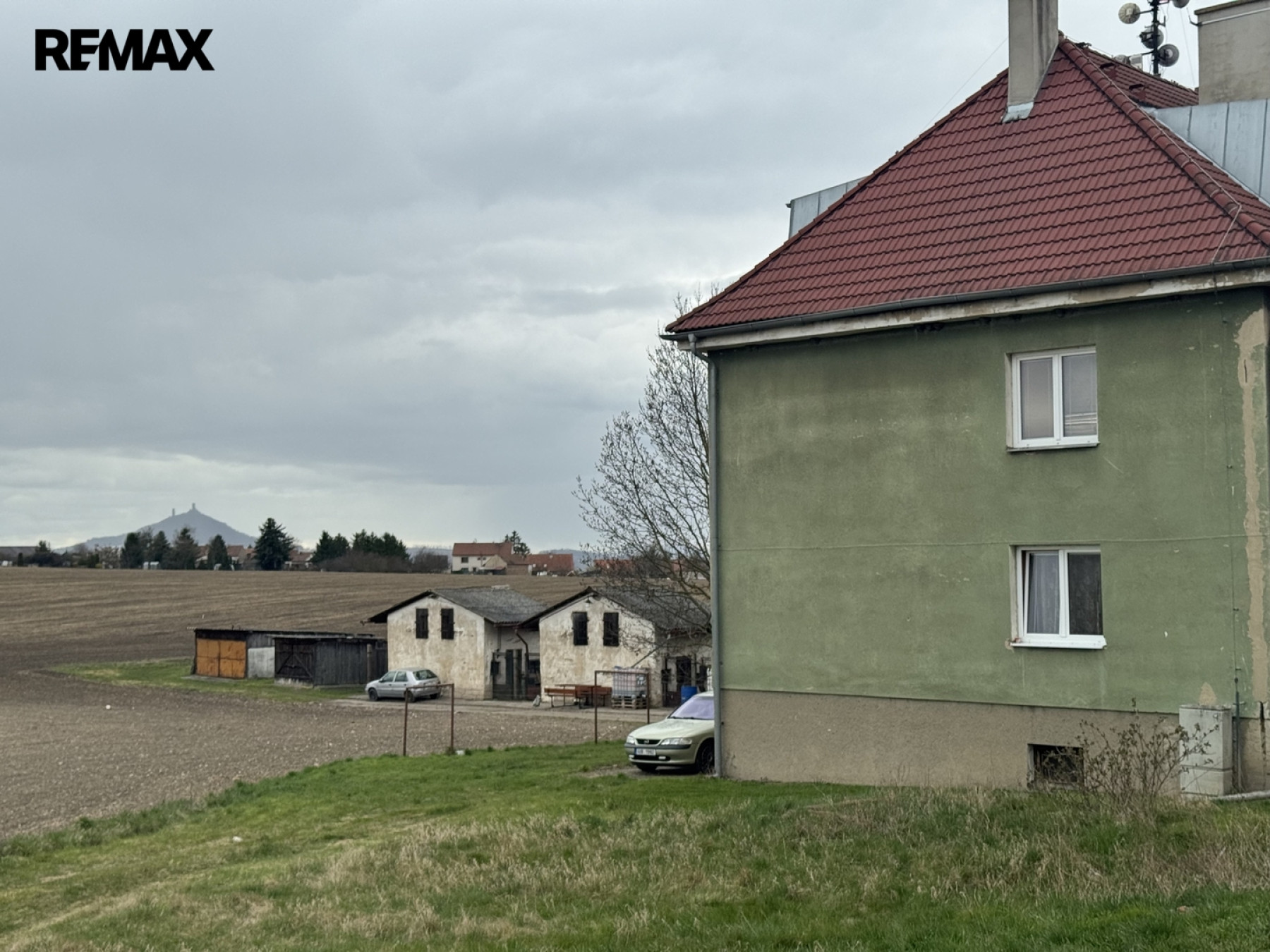 Činžovní dům se 6 byty ve Vrbičanech nedaleko Lovosic