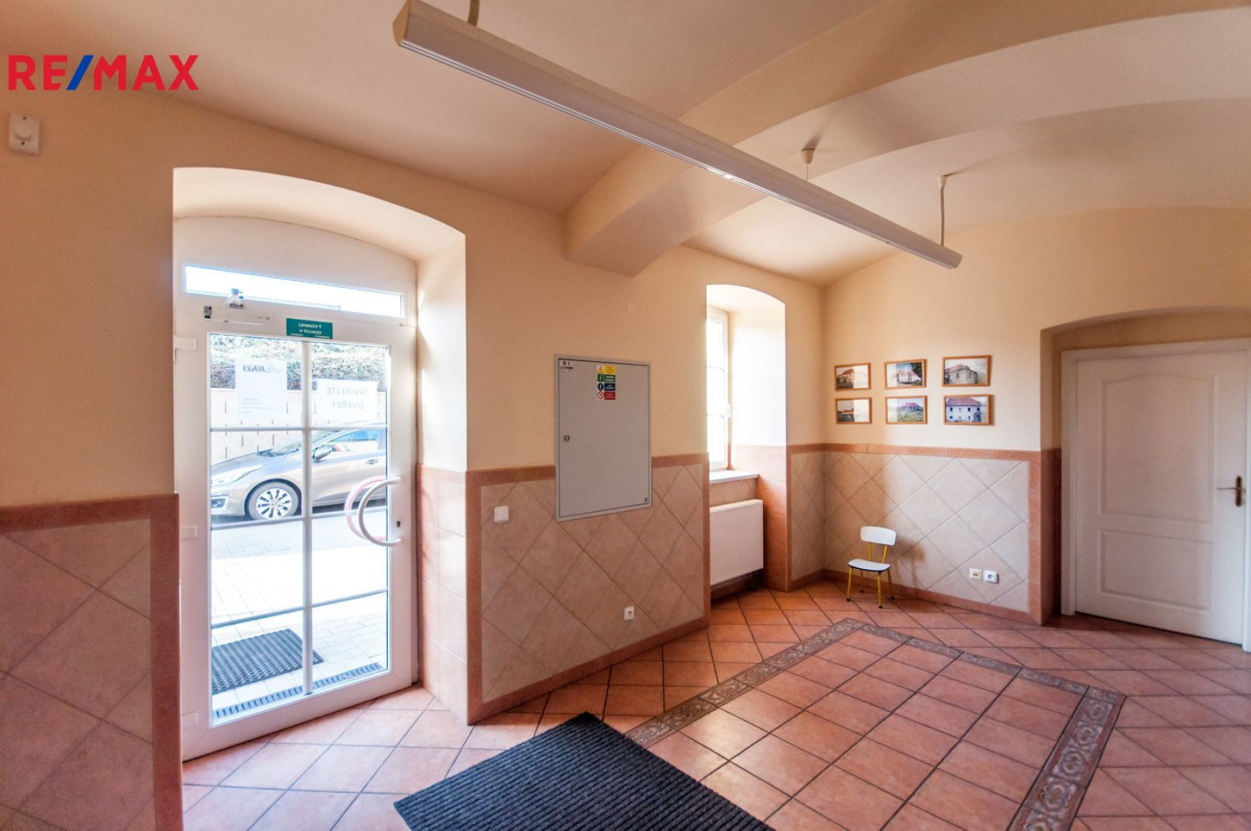 Pronájem kancelářských prostor 85 m², Podlusky