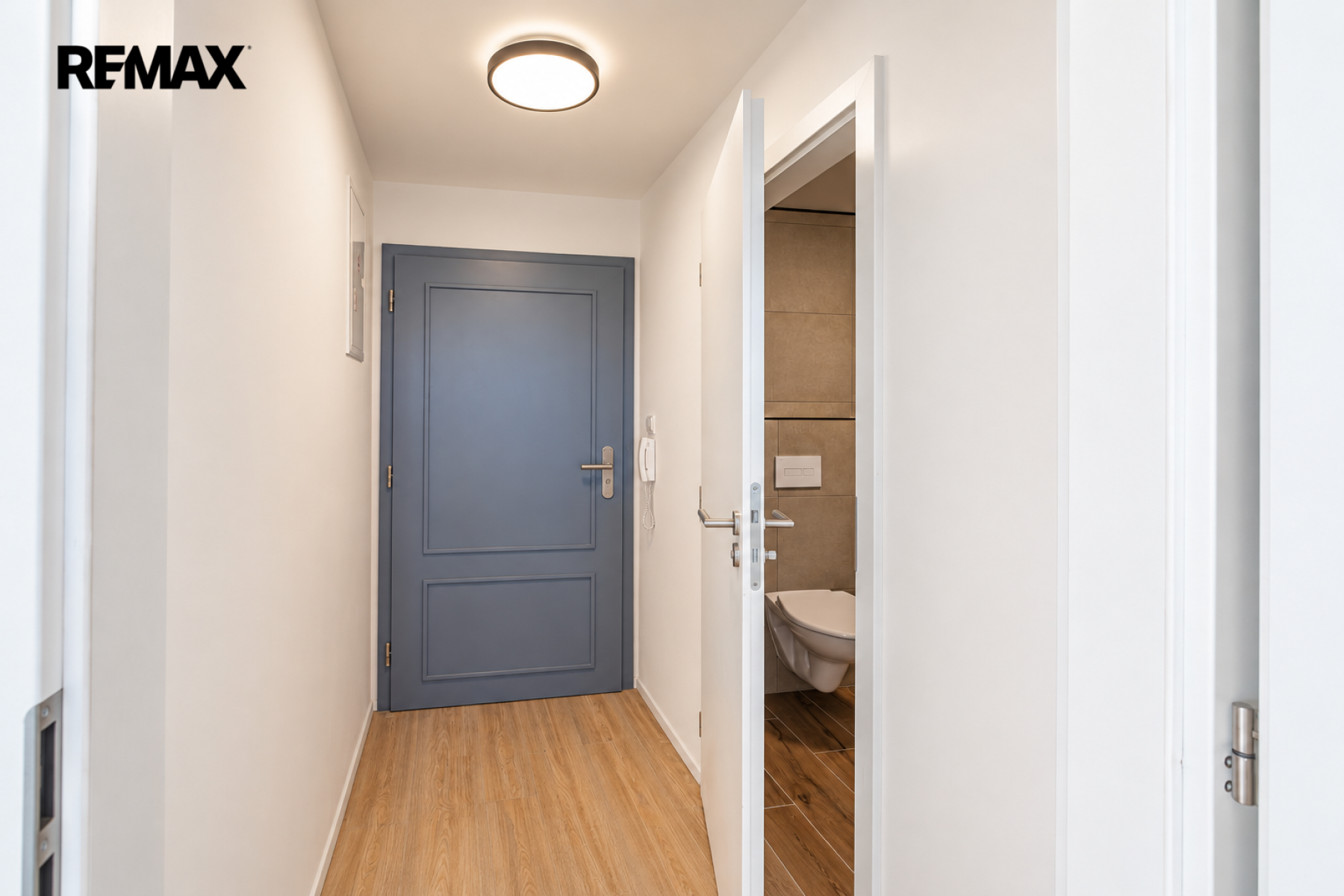 Rohový 2+kk/sklep 47,7 m² OV cihla výtah jih západ výhled Jeseniova metro A Želivského 5 min