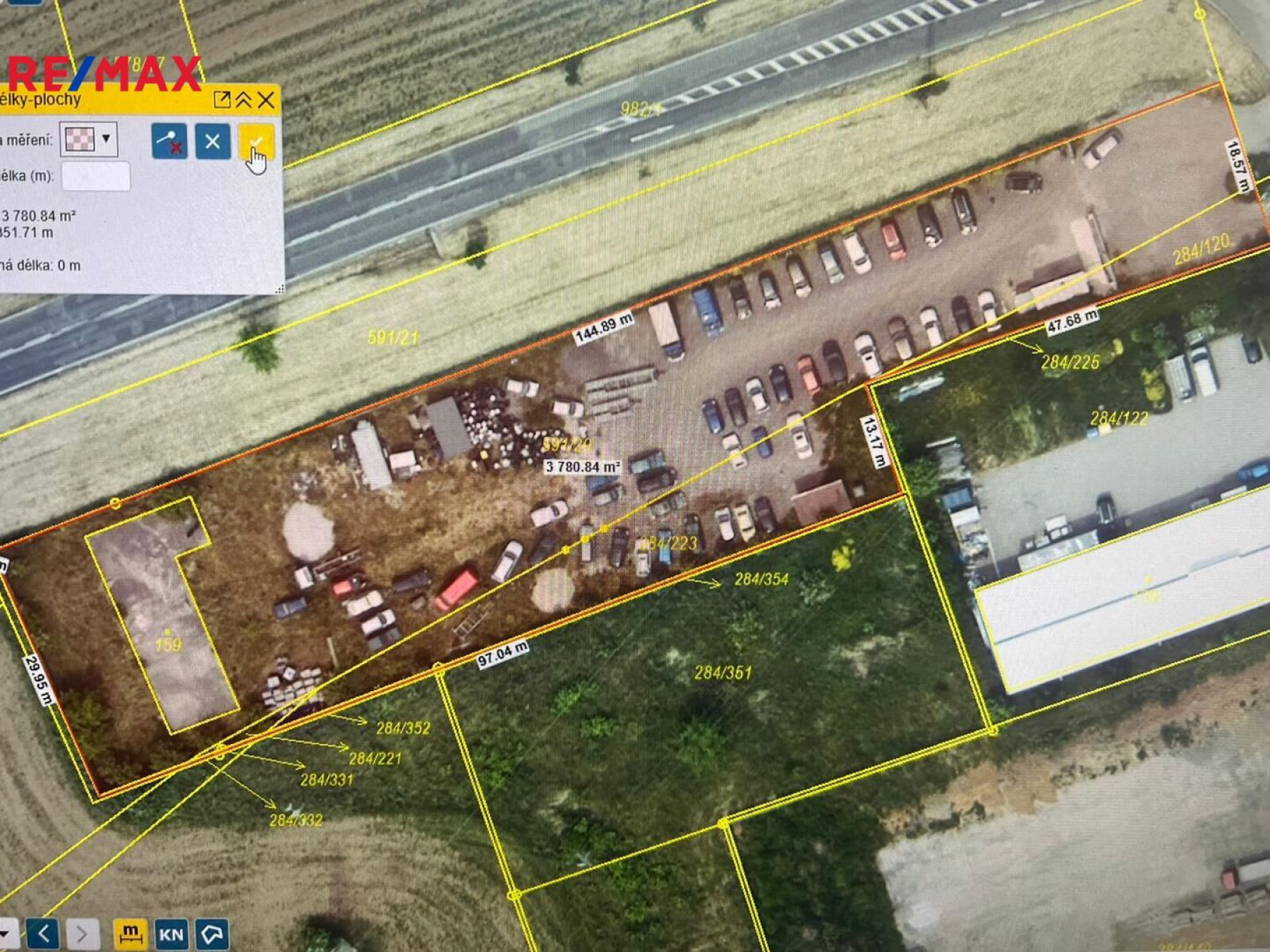Prodej komerčního objektu na parcele 3797 m2 u dálnice D5, Beroun - Chlustina