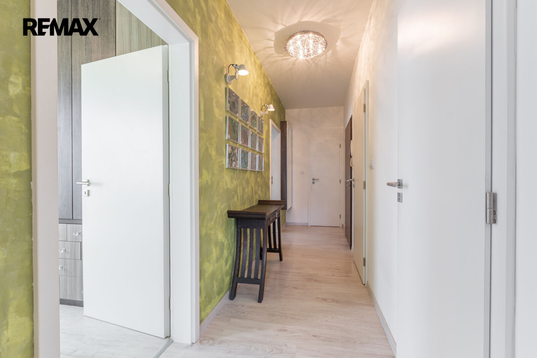 Skvělý byt 3+kk s velkou terasou a parkovacím stáním v Čakovickém parku k pronájmu