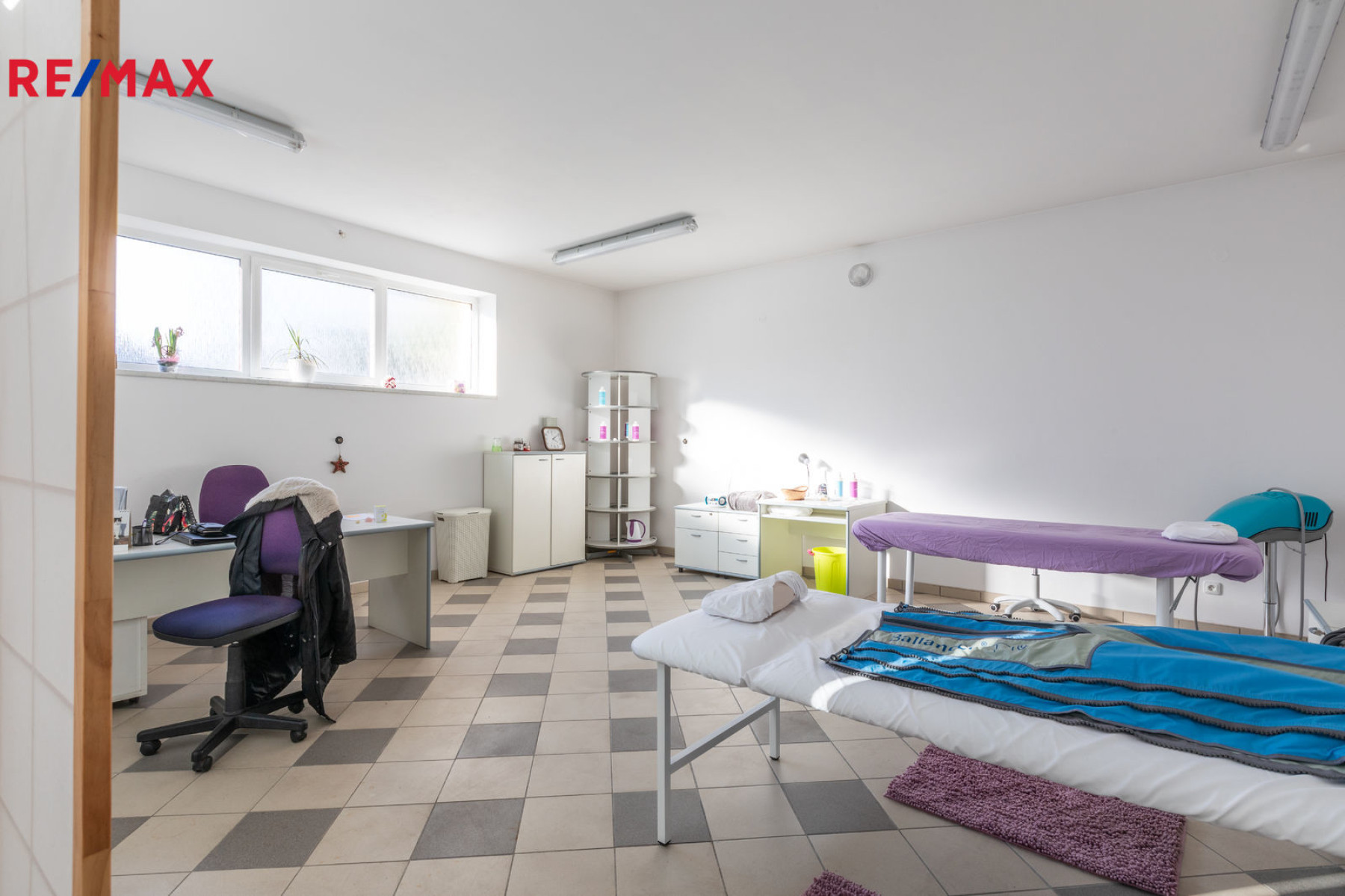 Pronájem kancelářských prostor 85 m², Podlusky