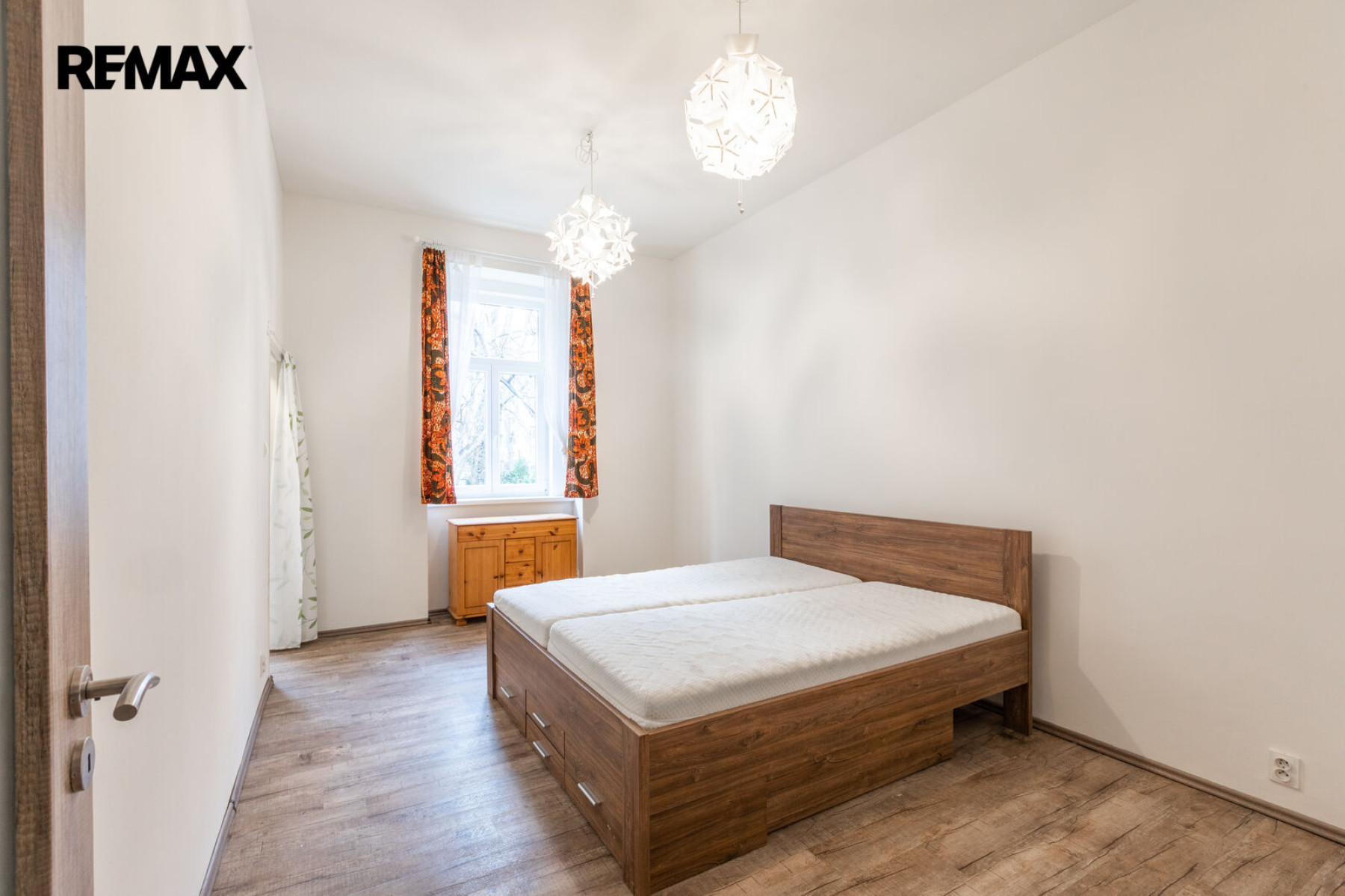 Pronájem bytu 2+kk 43 m², Praha - Libeň