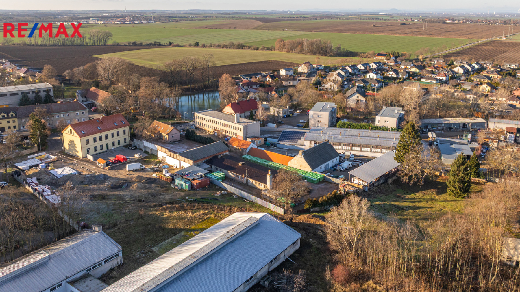 Prodej stavebního pozemku ve Svémyslicích, Praha - východ