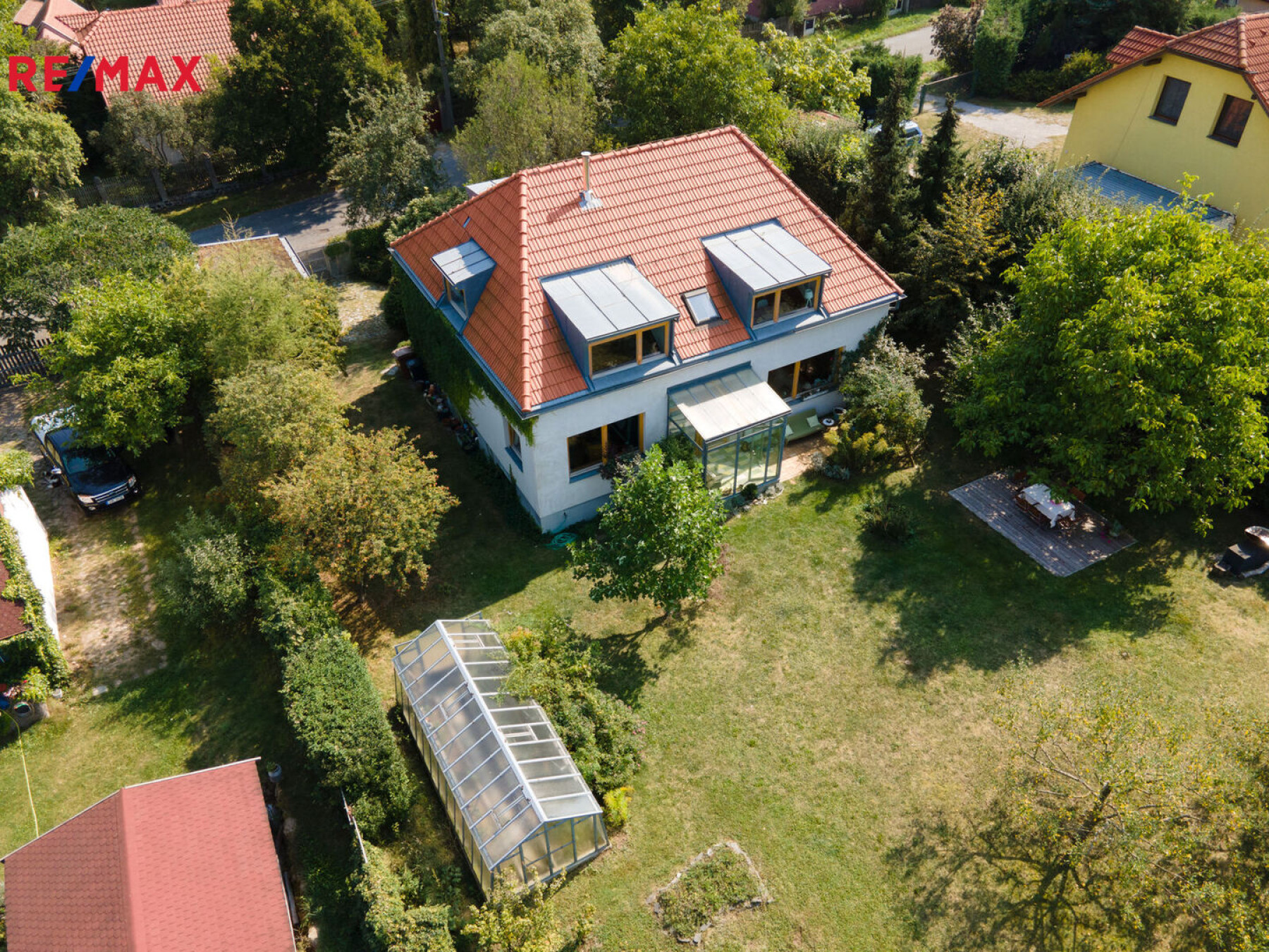 Prodej krásného domu s velkou zahradou ve Svárově