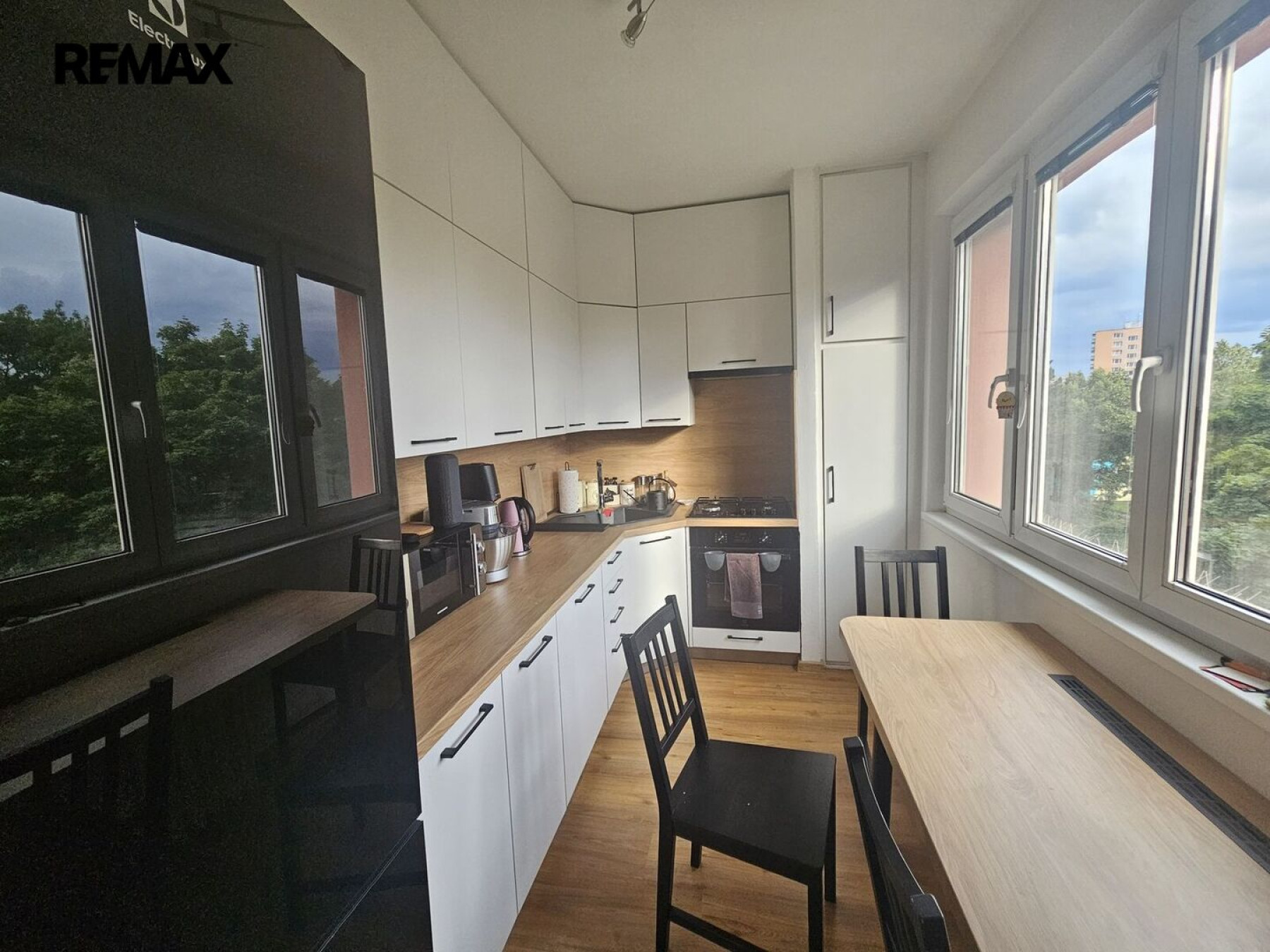 K pronájmu moderní byt 2+1 (56 m²) se sklepem