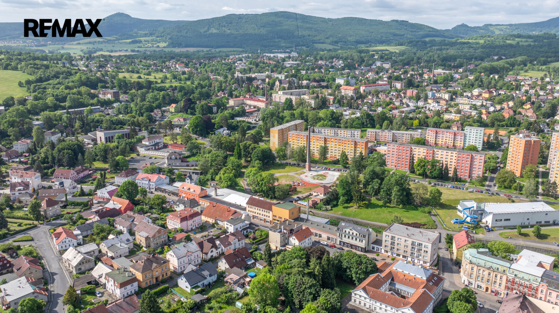 Prodej činžovního domu se zahradou a komerčním prostorem, centrum Varnsdorfu