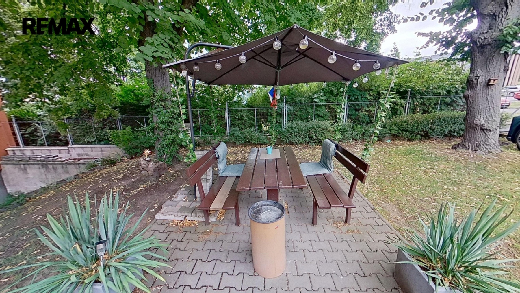 Pronájem zrekonstruovaného bytu 2+1, 76,5 m² se sklepem a společnou zahradou, Praha 4