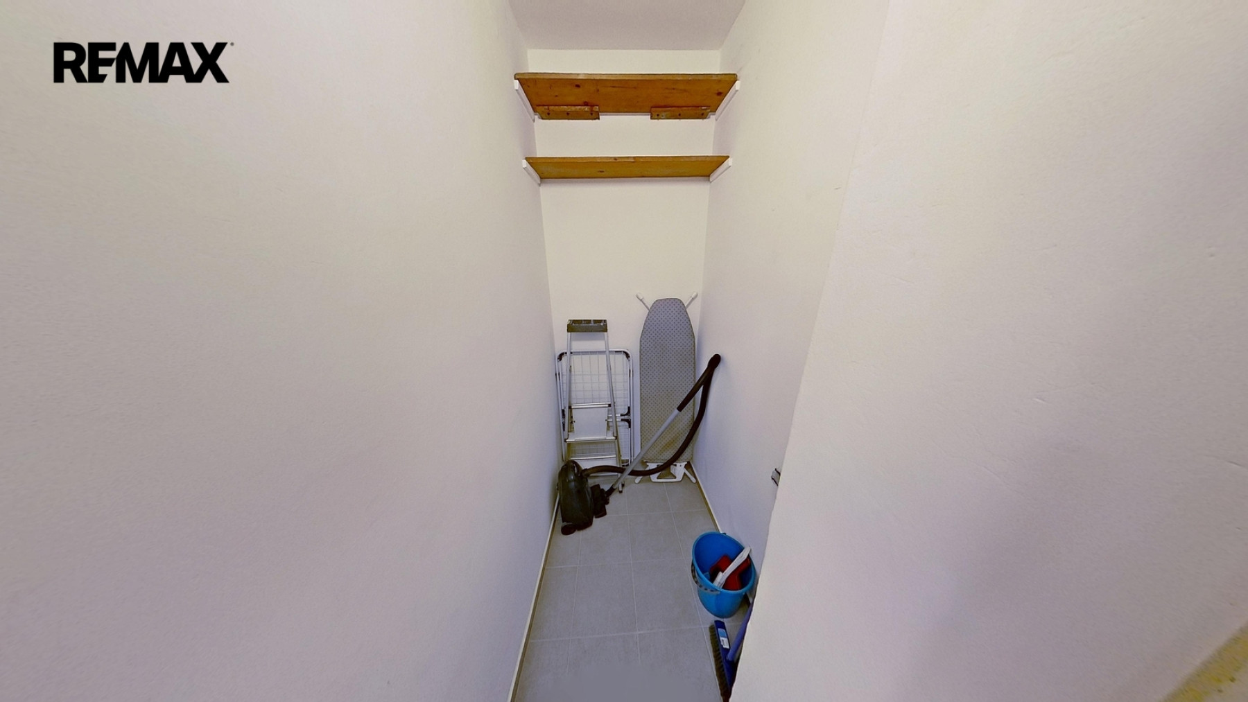 Pronájem zrekonstruovaného bytu 2+1, 76,5 m² se sklepem a společnou zahradou, Praha 4