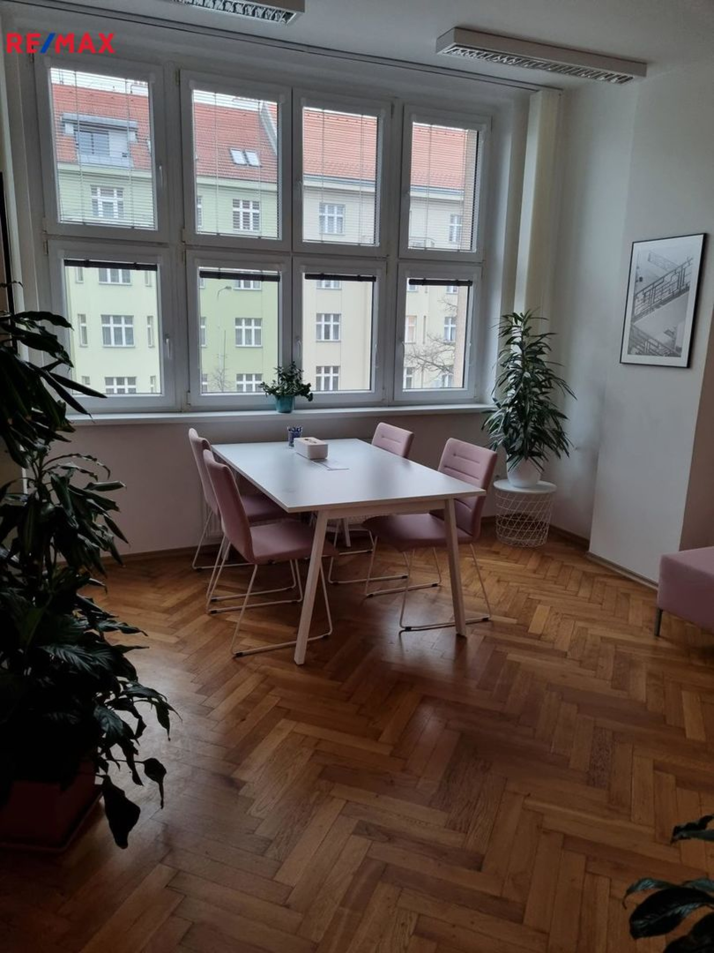 Pronájem kancelářských prostor v centru Dejvic