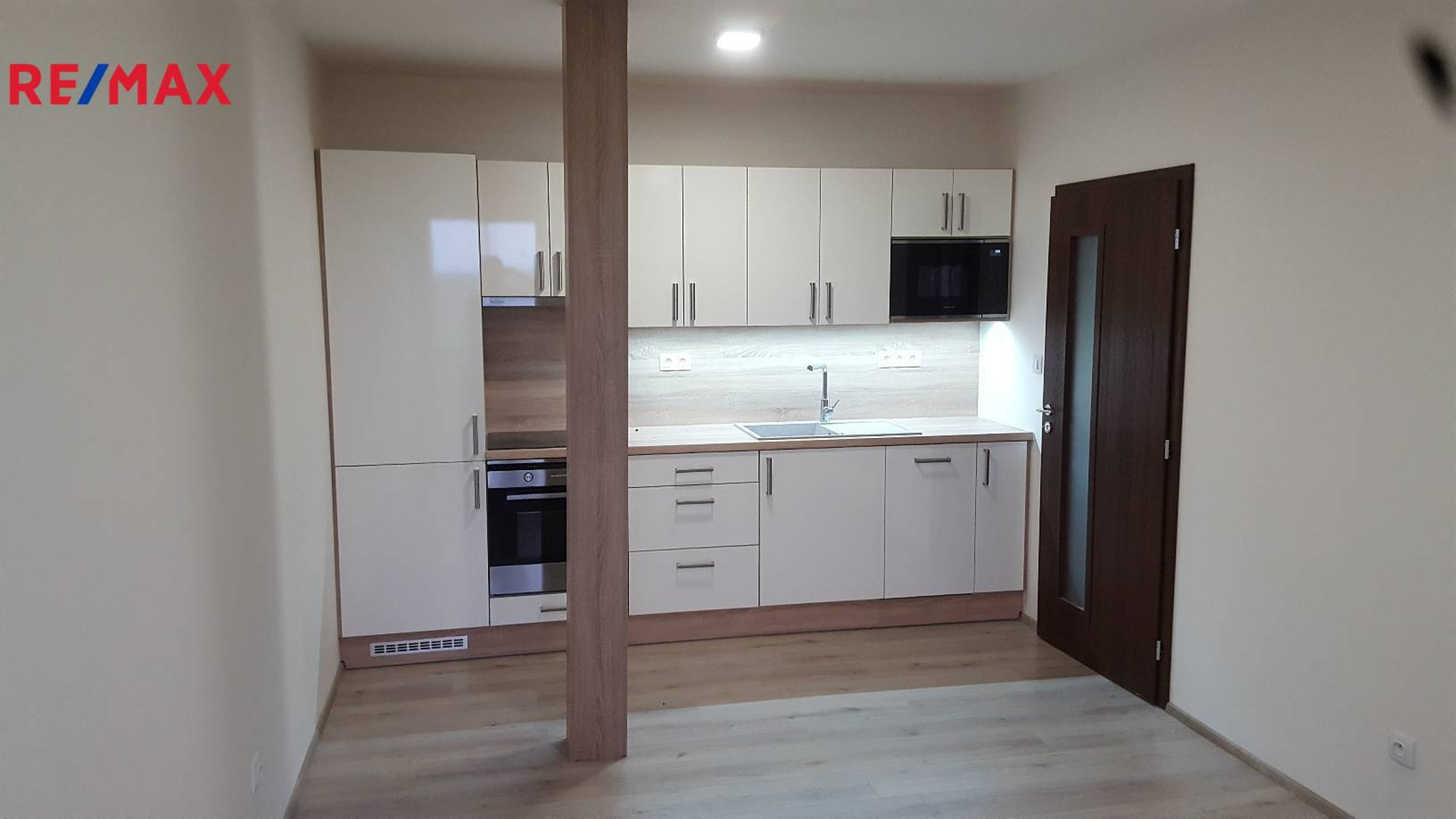 Pronájem krásného bytu 2+kk o výměře 55 m2 v Rostoklaty