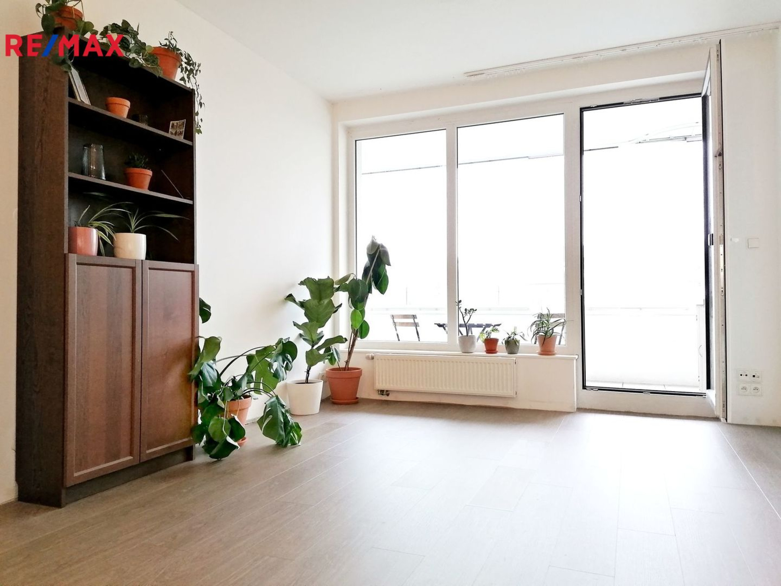 Prodej pěkného světlého bytu 2+kk s lodžií, Praha 4 - Modřany