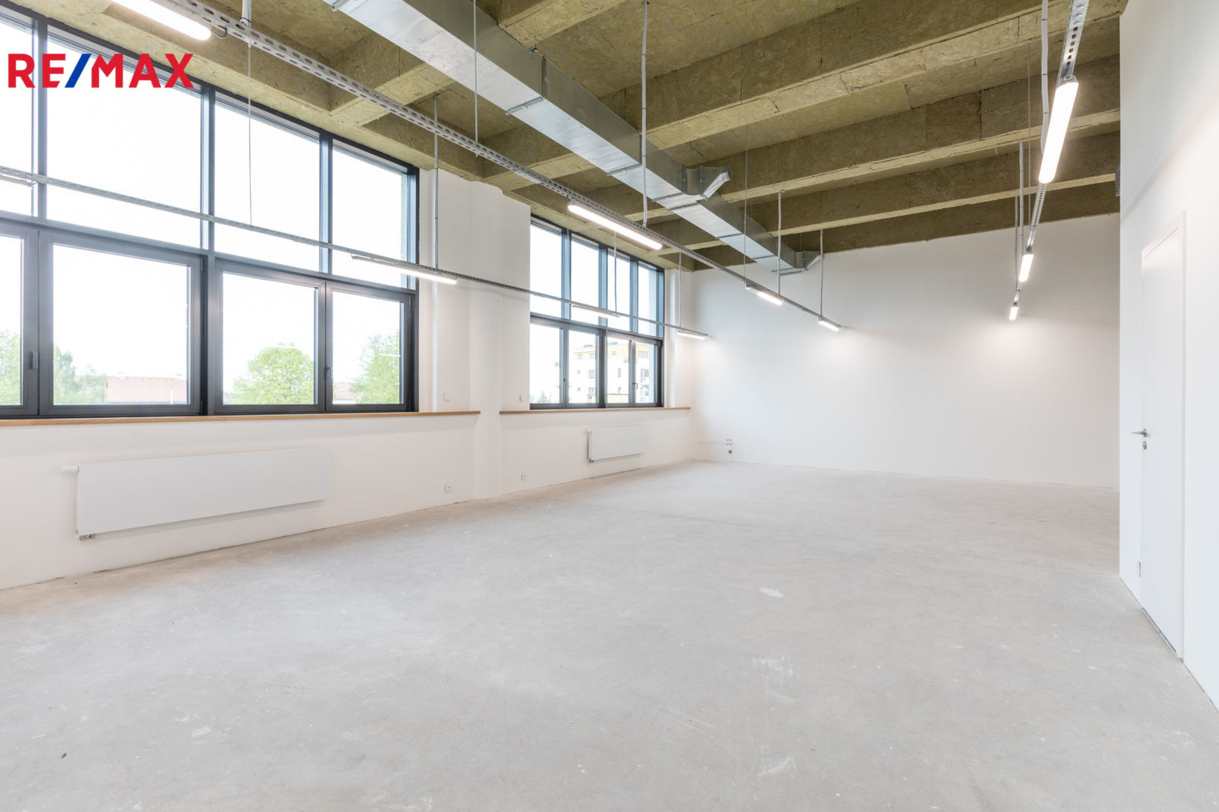Pronájem obchodního prostoru 141 m²