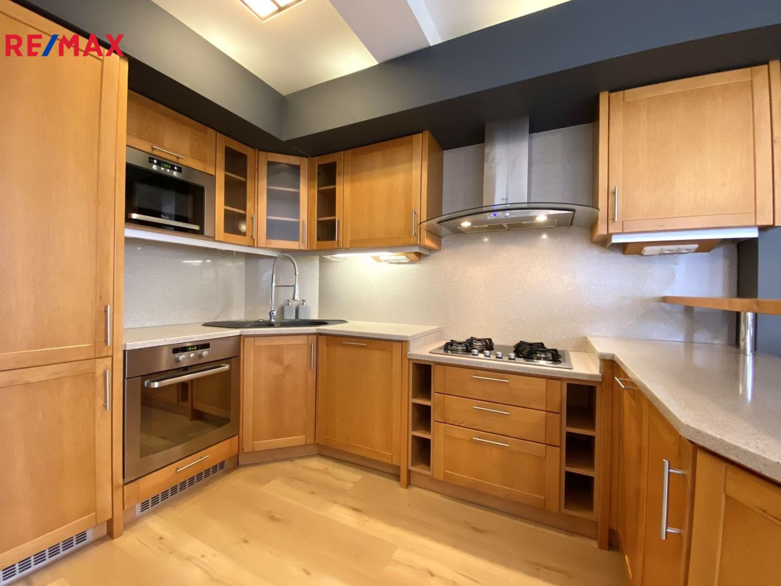 Prodej bytu 3+kk 98 m² se zahradou 121 m2