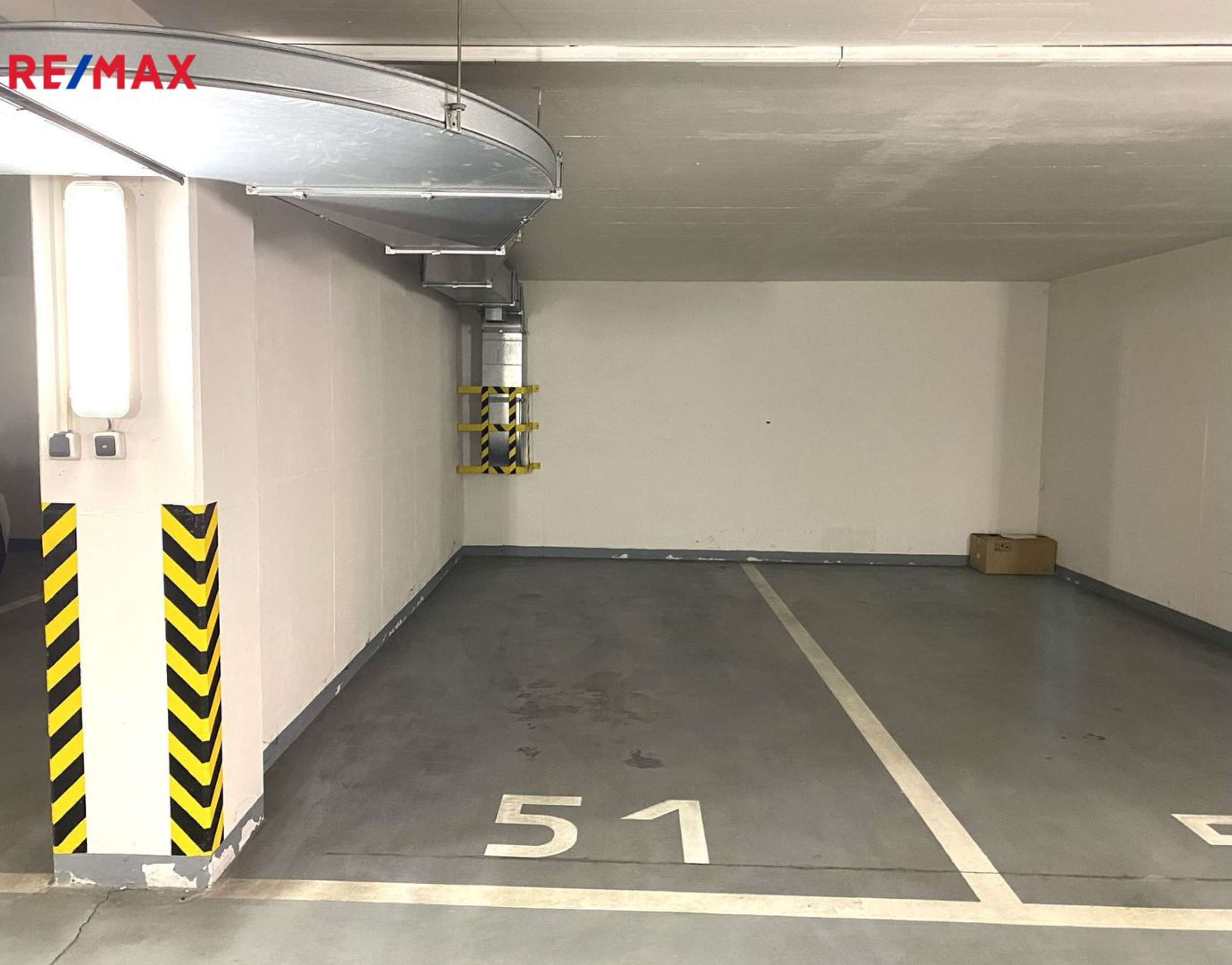 Prodej garážového stání, Praha 8 - Troja