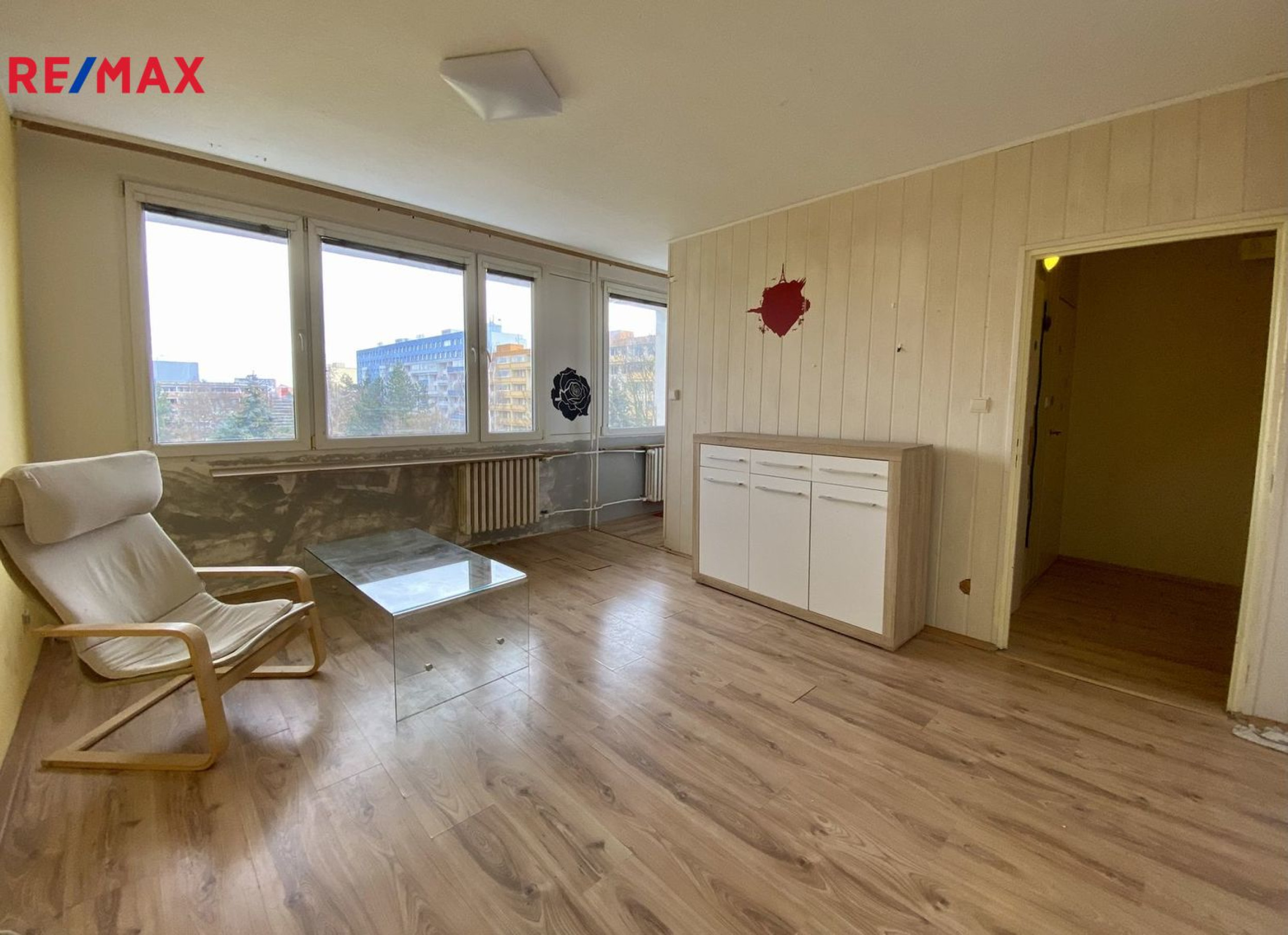 Světlý byt 1+kk, 30 m2, Kladno