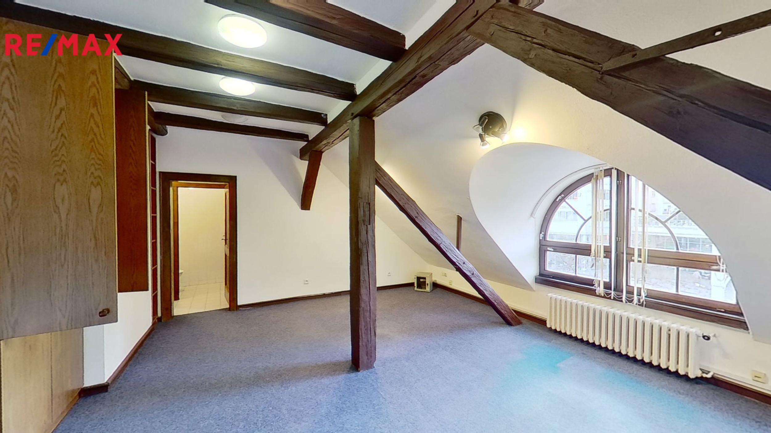 Pronájem nebytových prostor 51 m2 na pražském Andělu, Praha 5