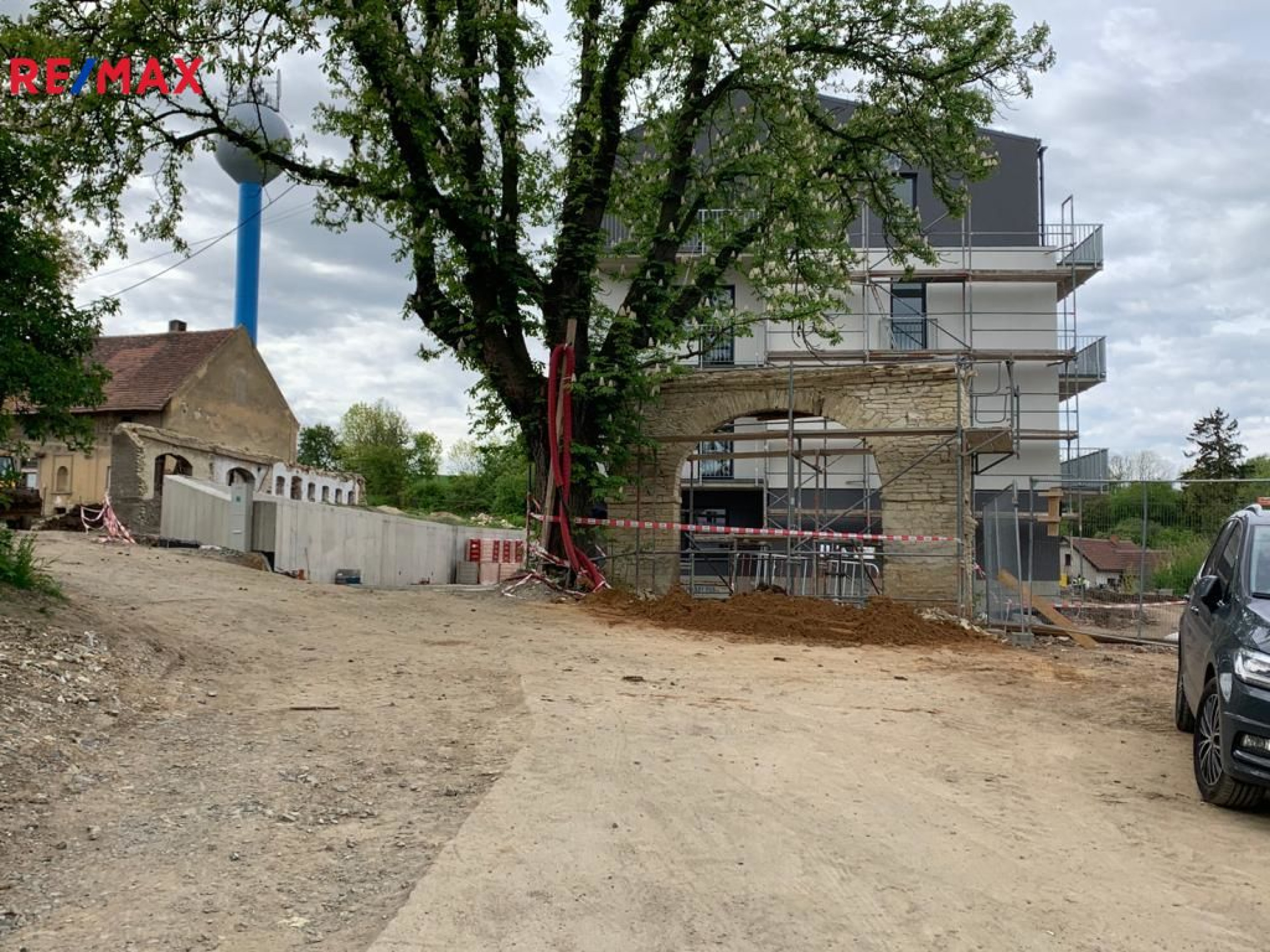 Prodej bytu 2+kk s předzahrádkou, Tuchoměřice
