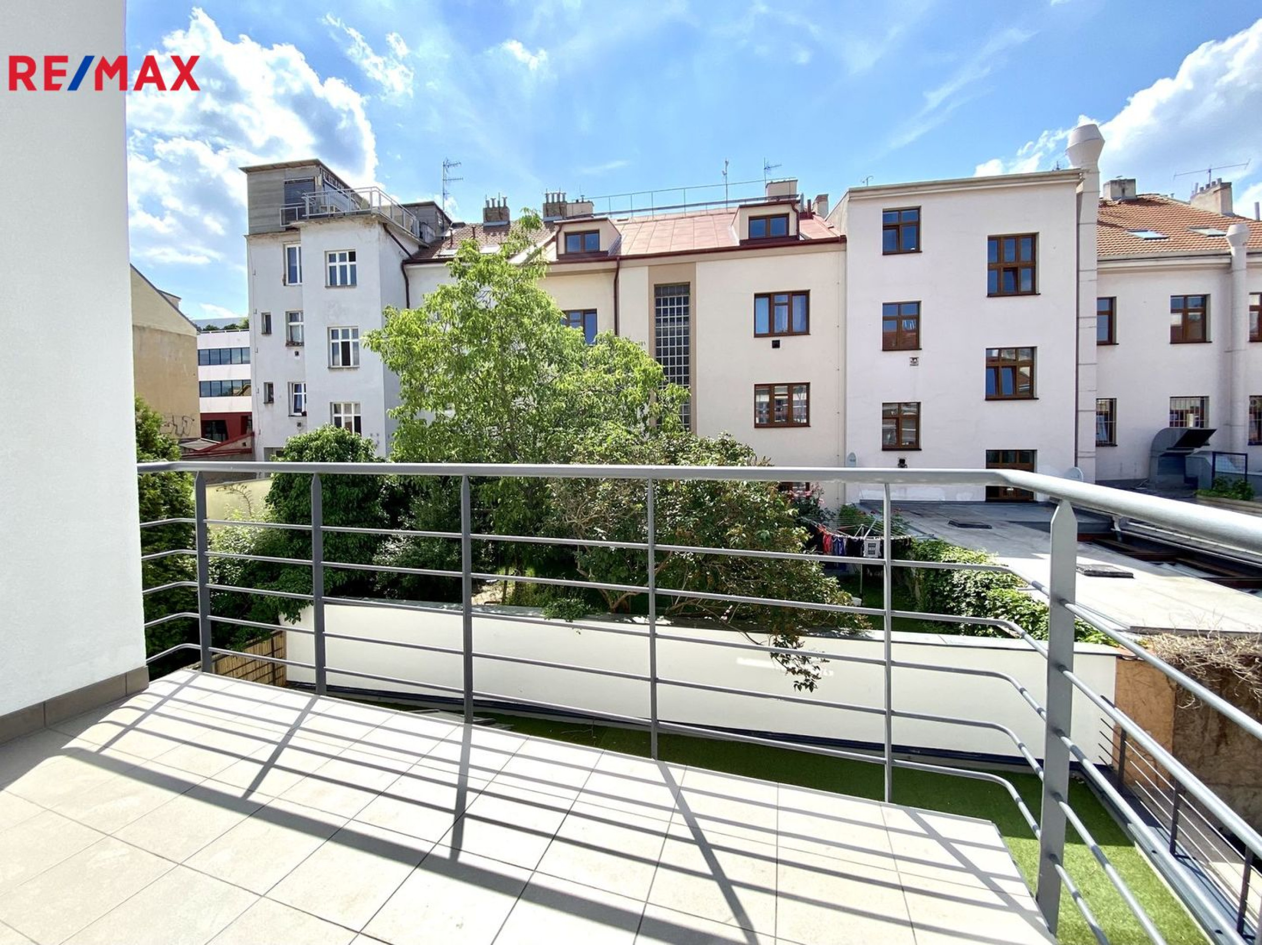 Prodej bytu 2+kk s balkonem, Praha 4  Michle